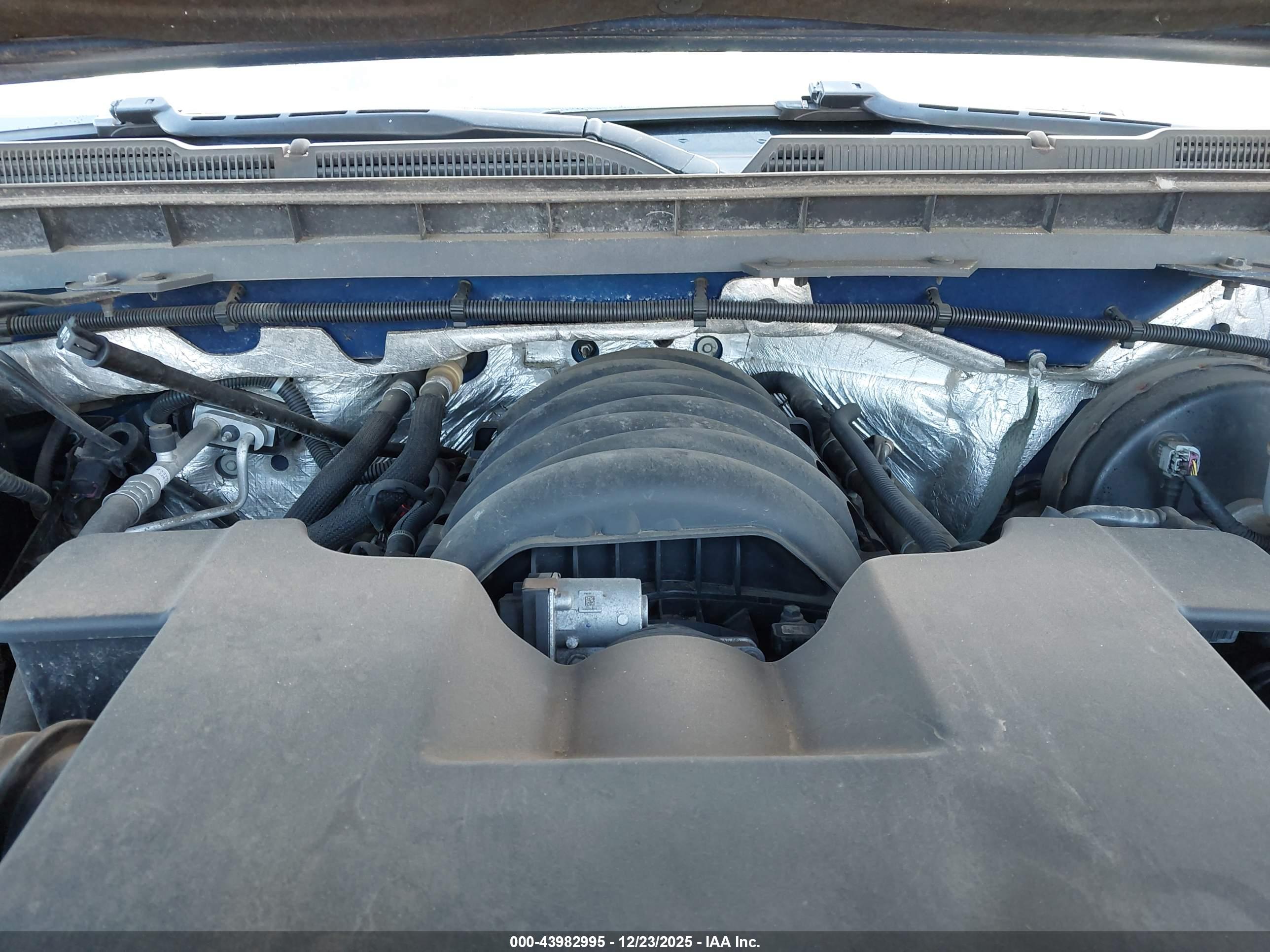 CHEVROLET SILVERADO image 10