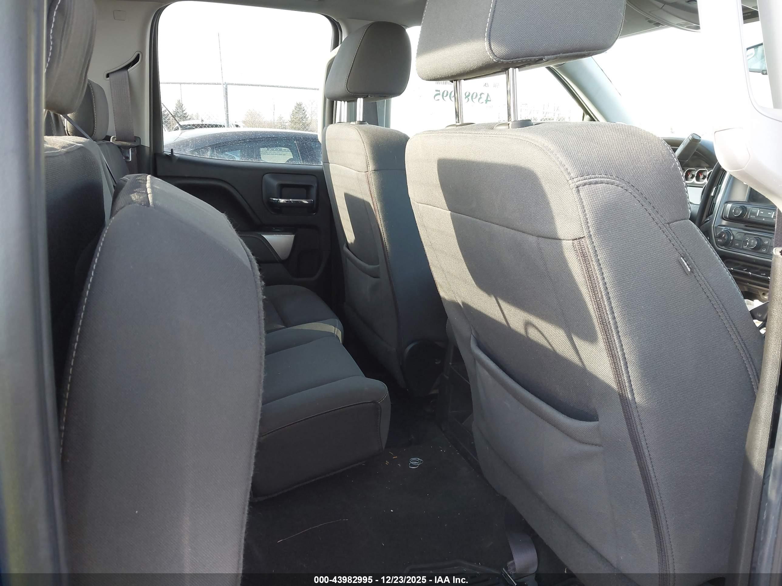 CHEVROLET SILVERADO image 8