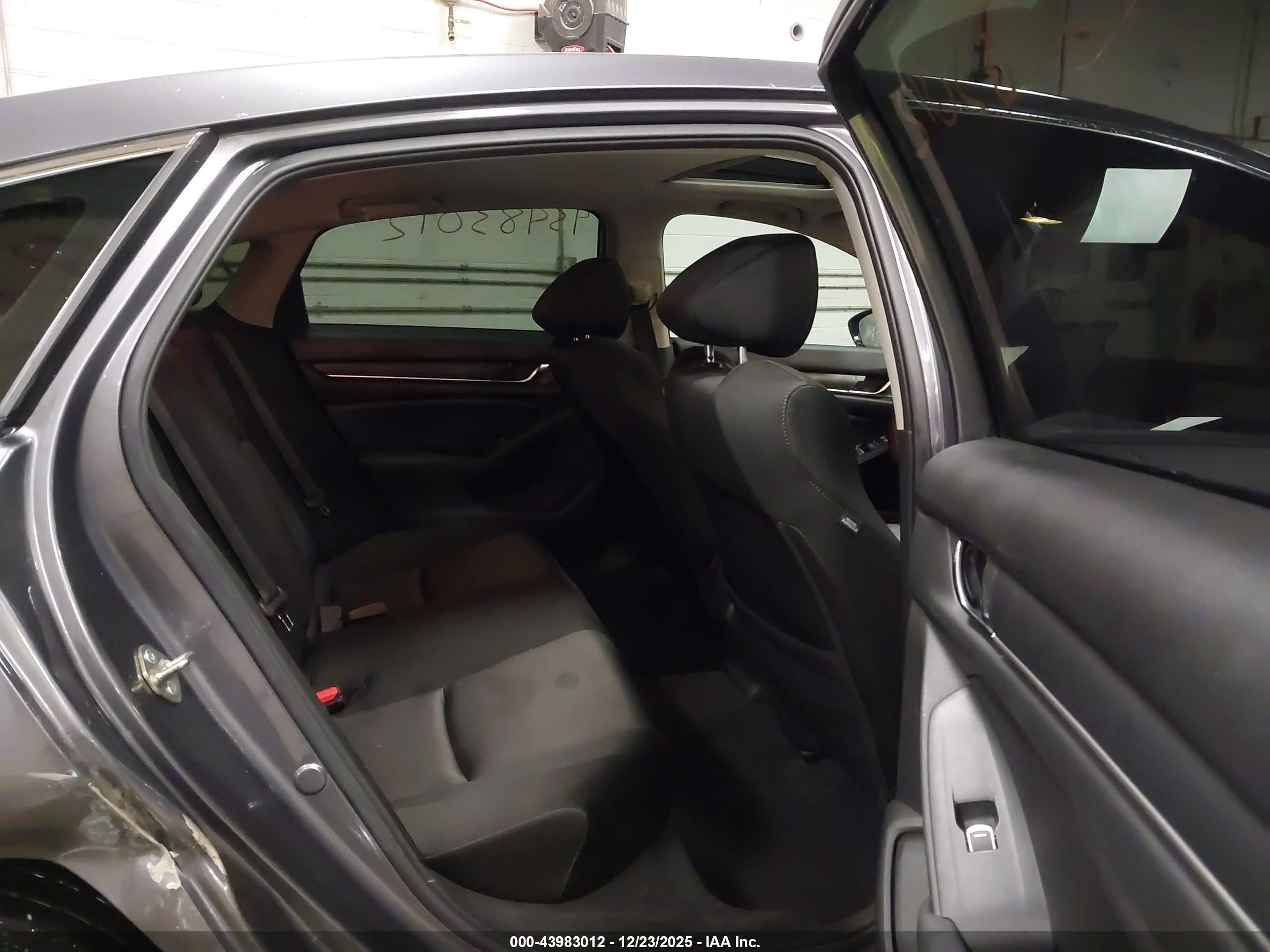 HONDA ACCORD image 8