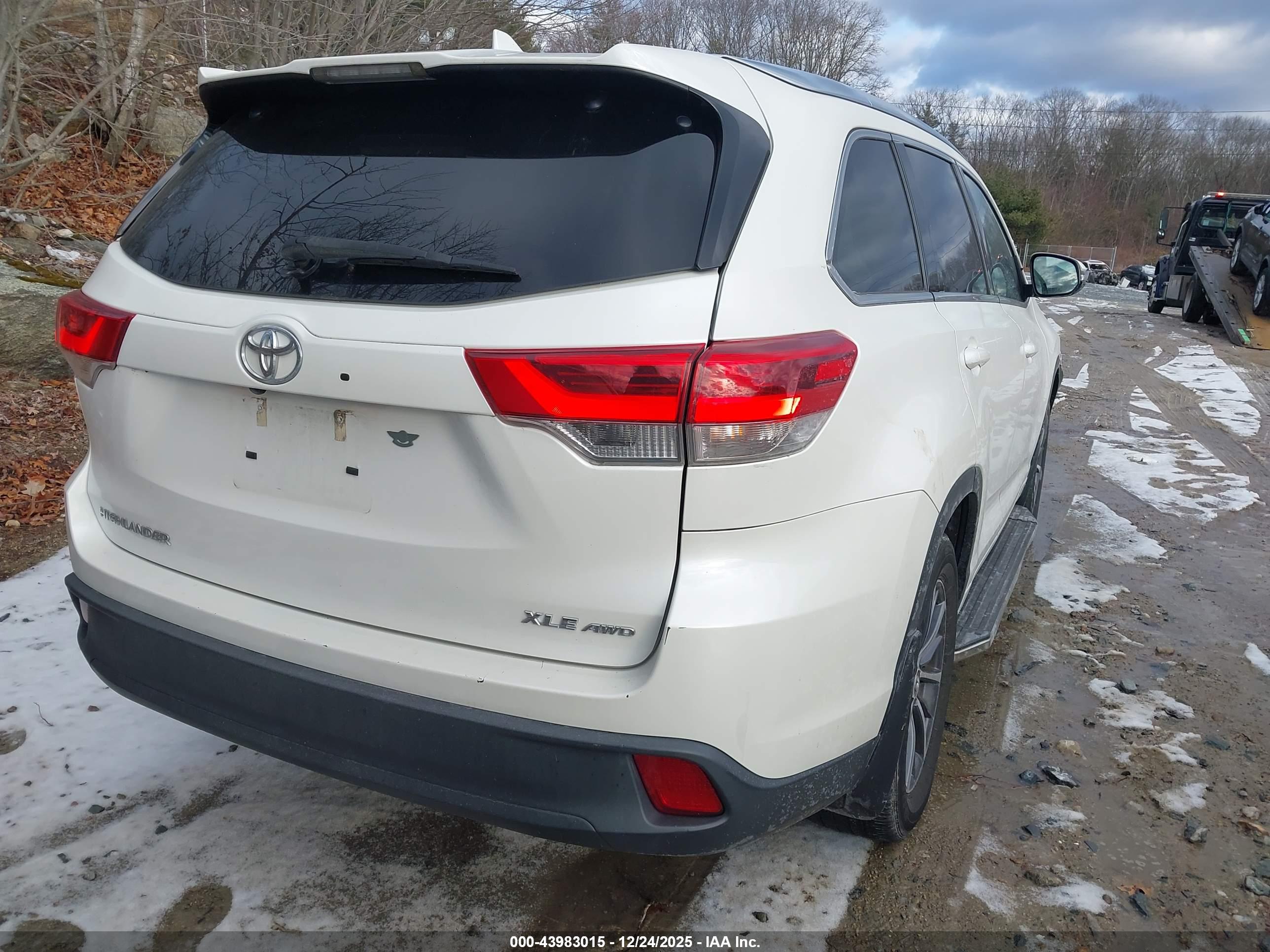 TOYOTA HIGHLANDER image 4