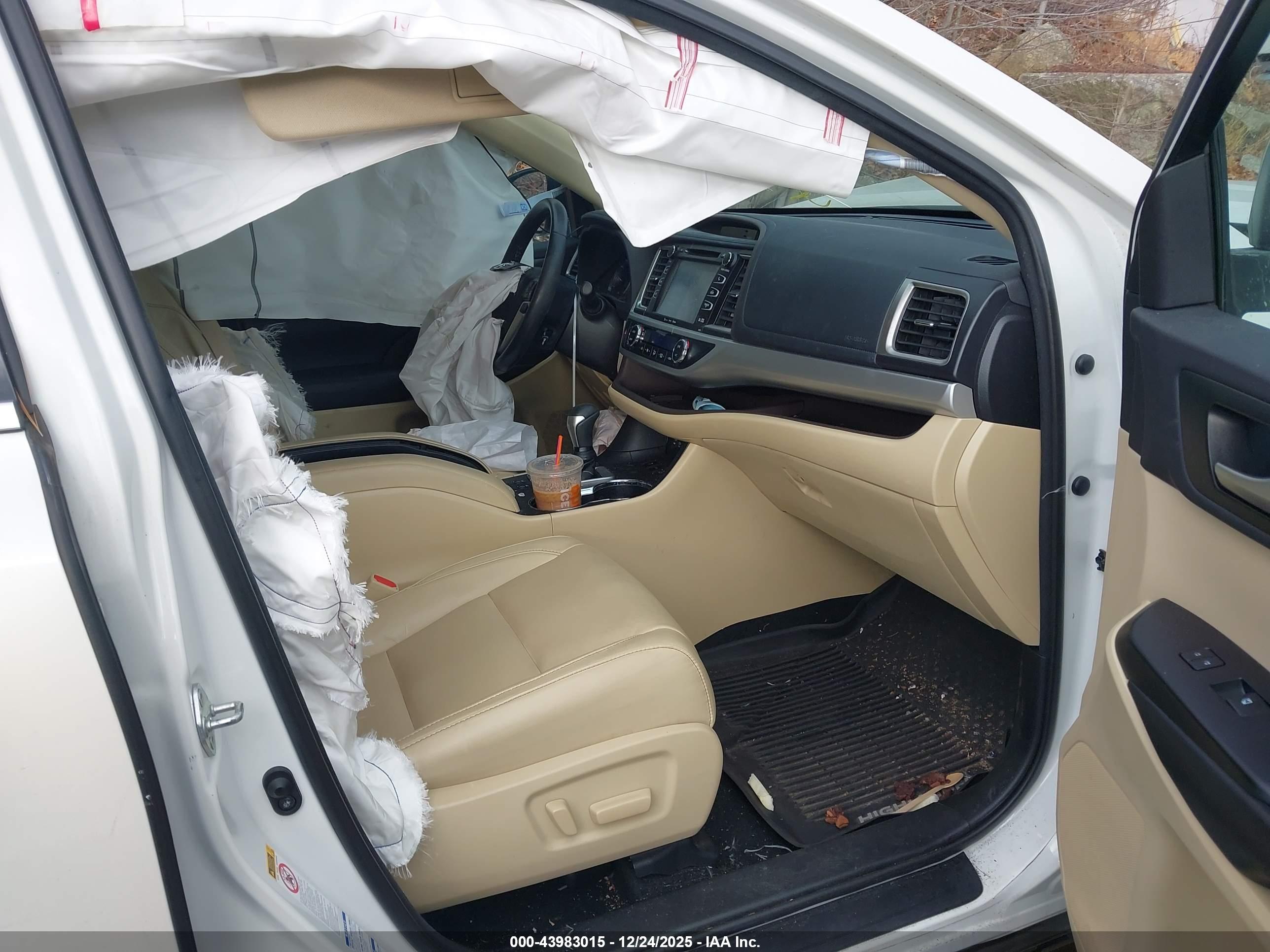 TOYOTA HIGHLANDER image 5