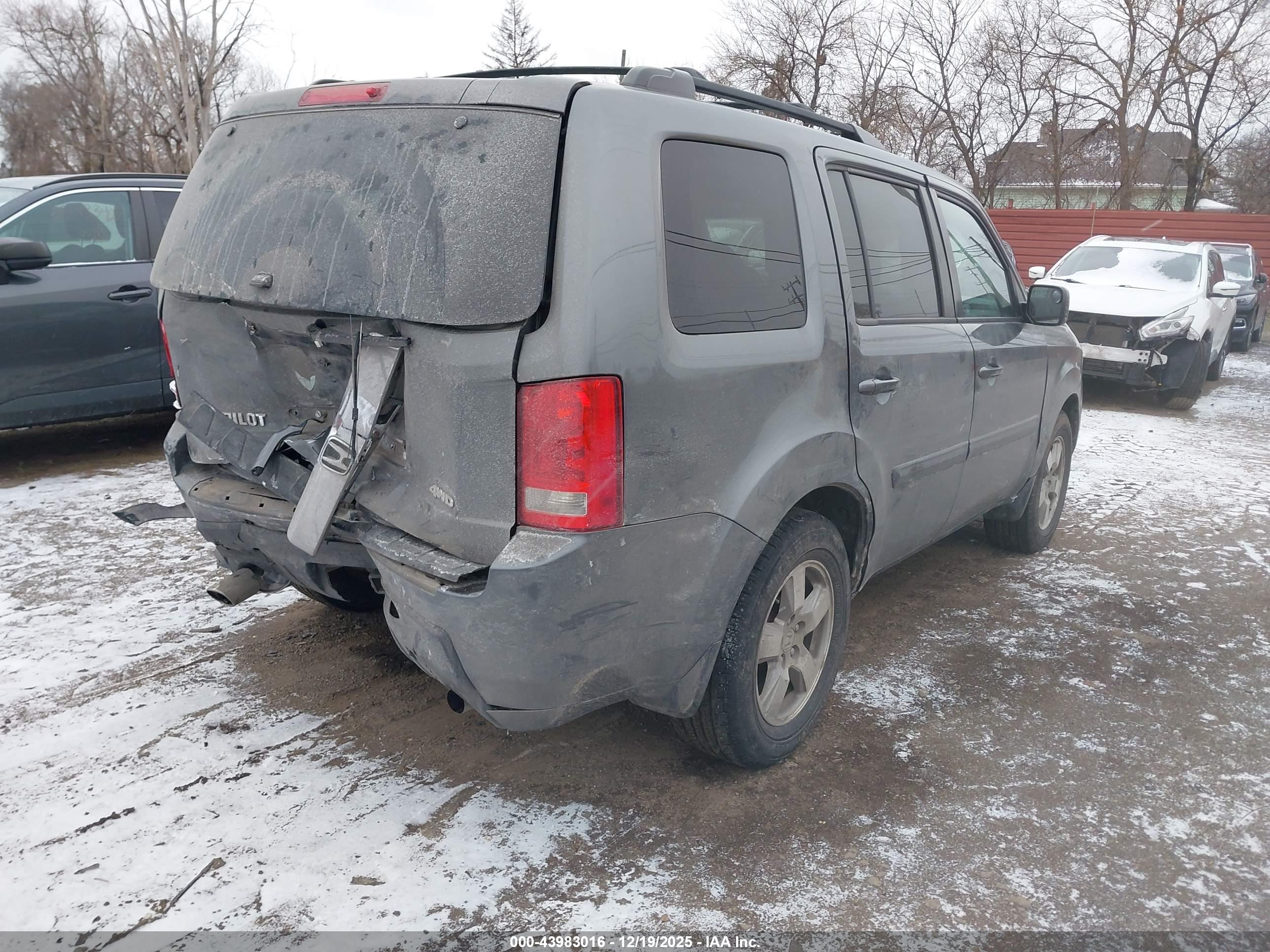 HONDA PILOT image 4