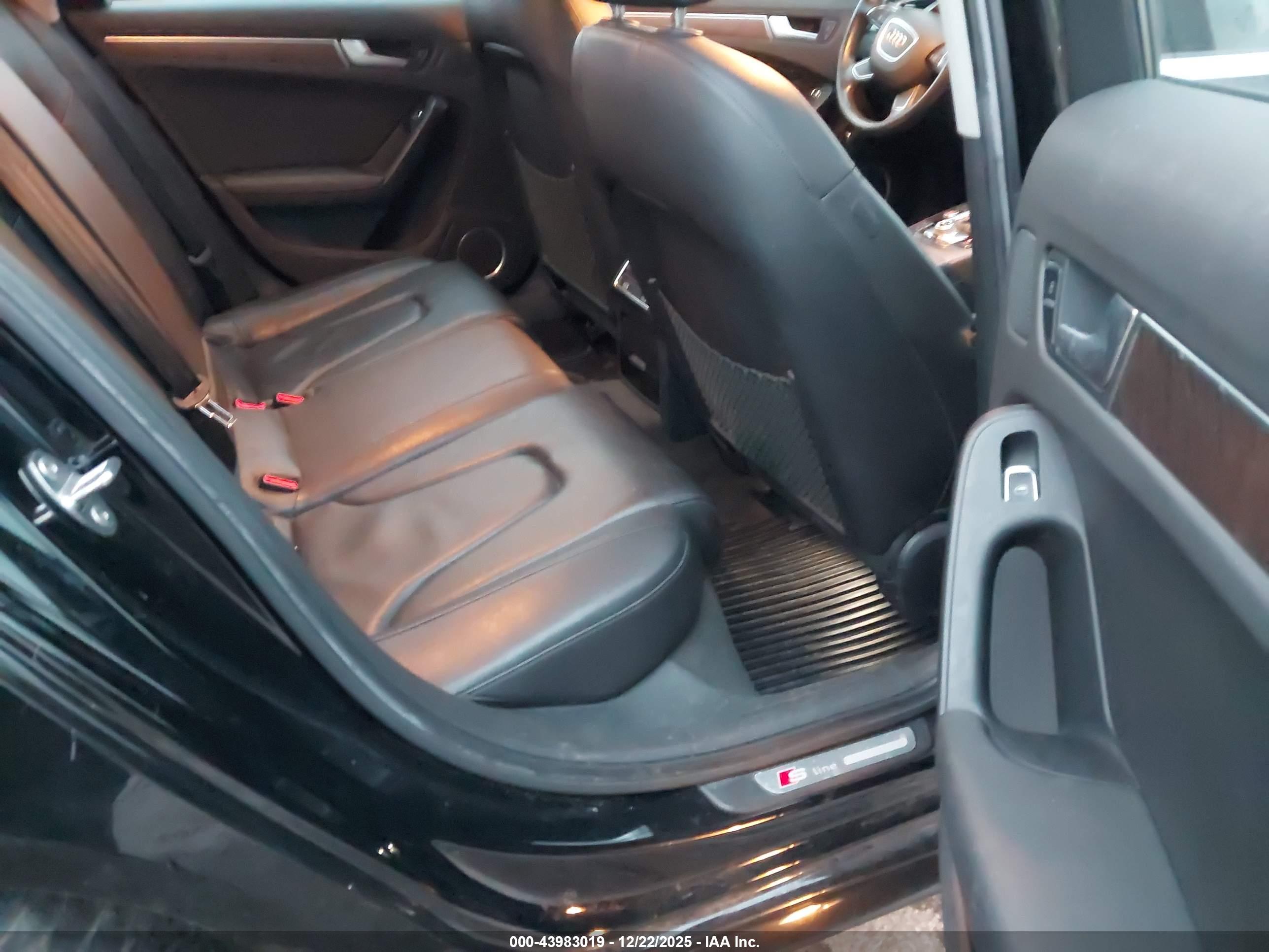 AUDI A4 image 8