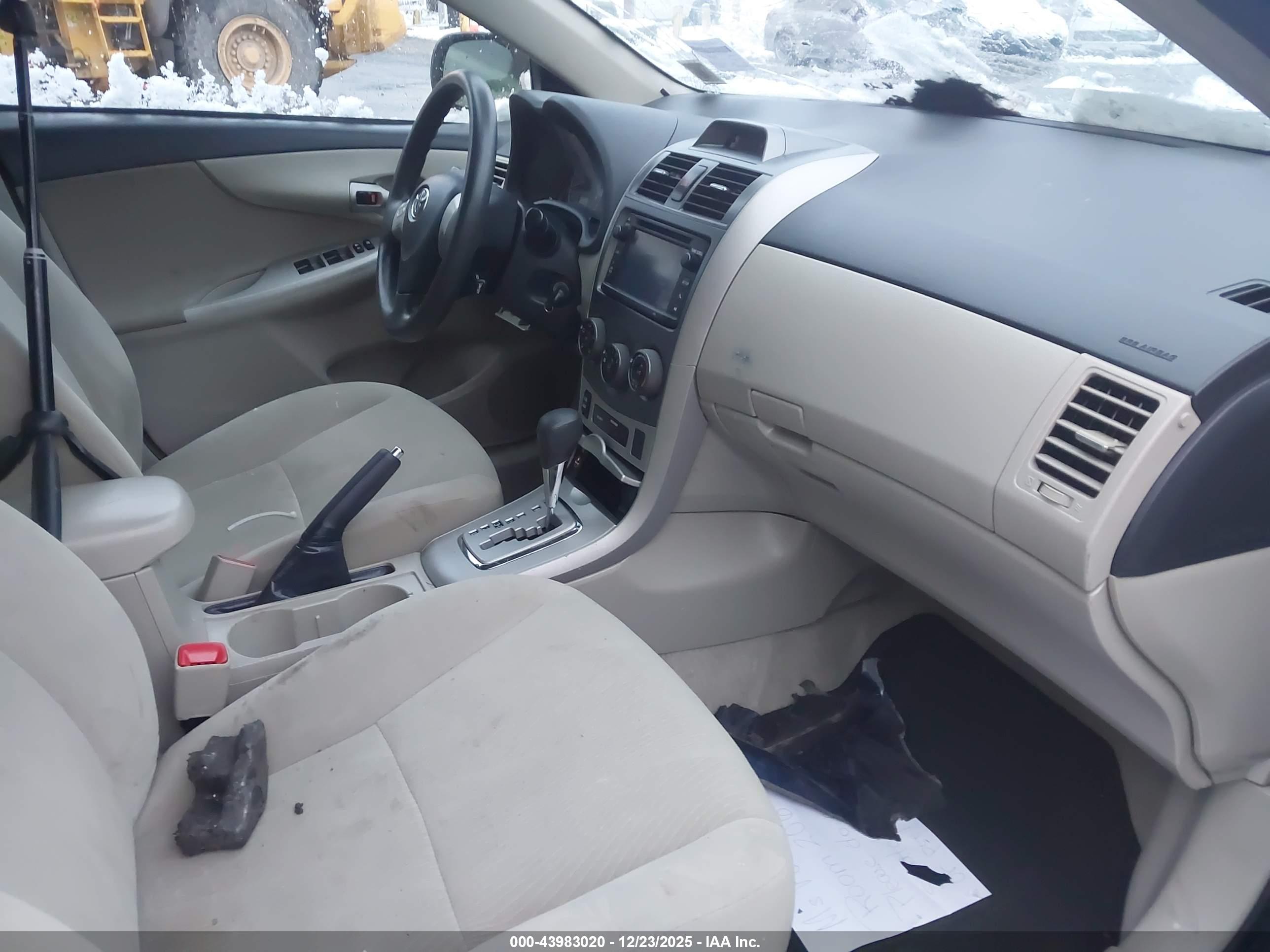 TOYOTA COROLLA image 5