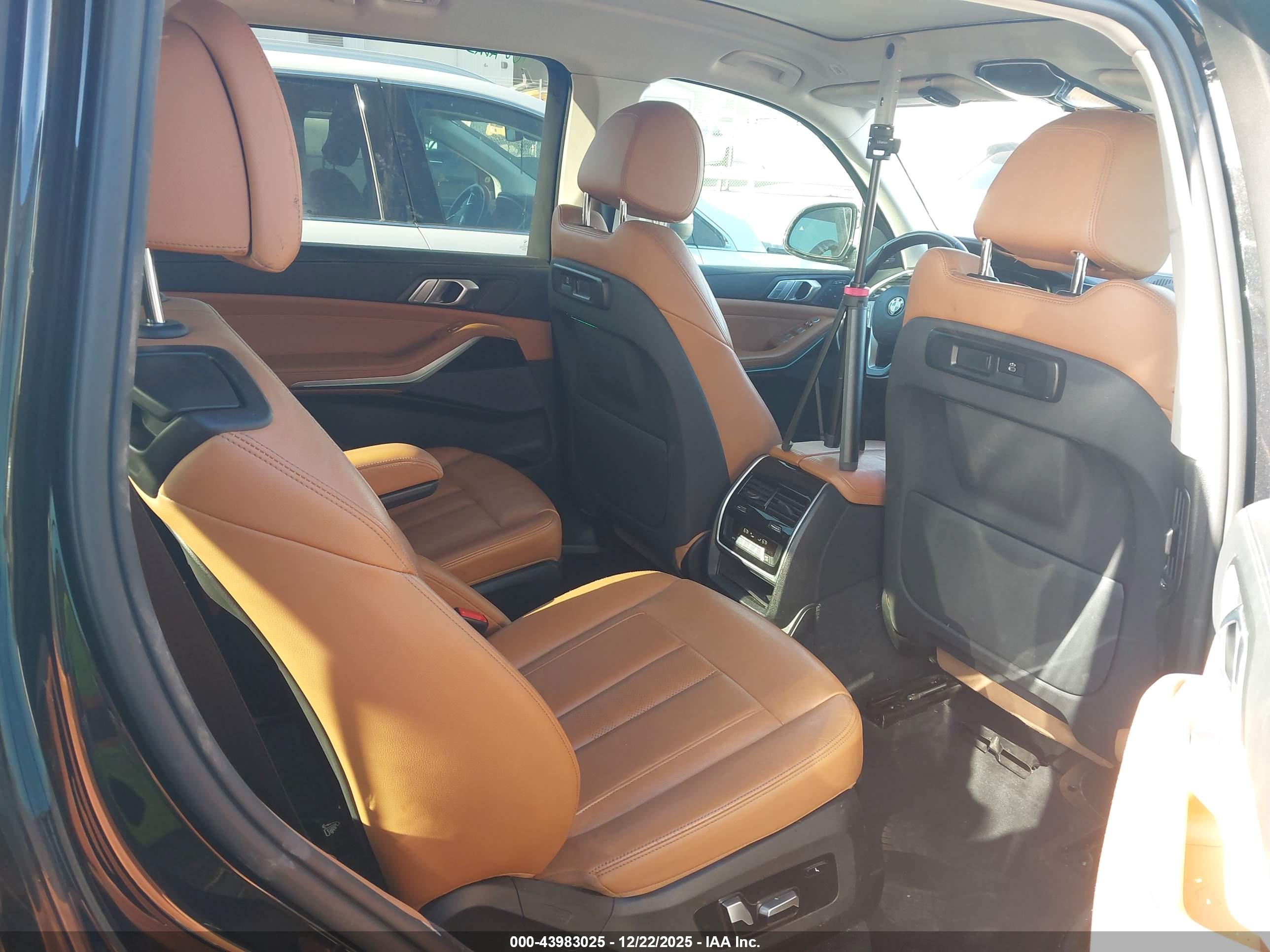 BMW X7 image 8