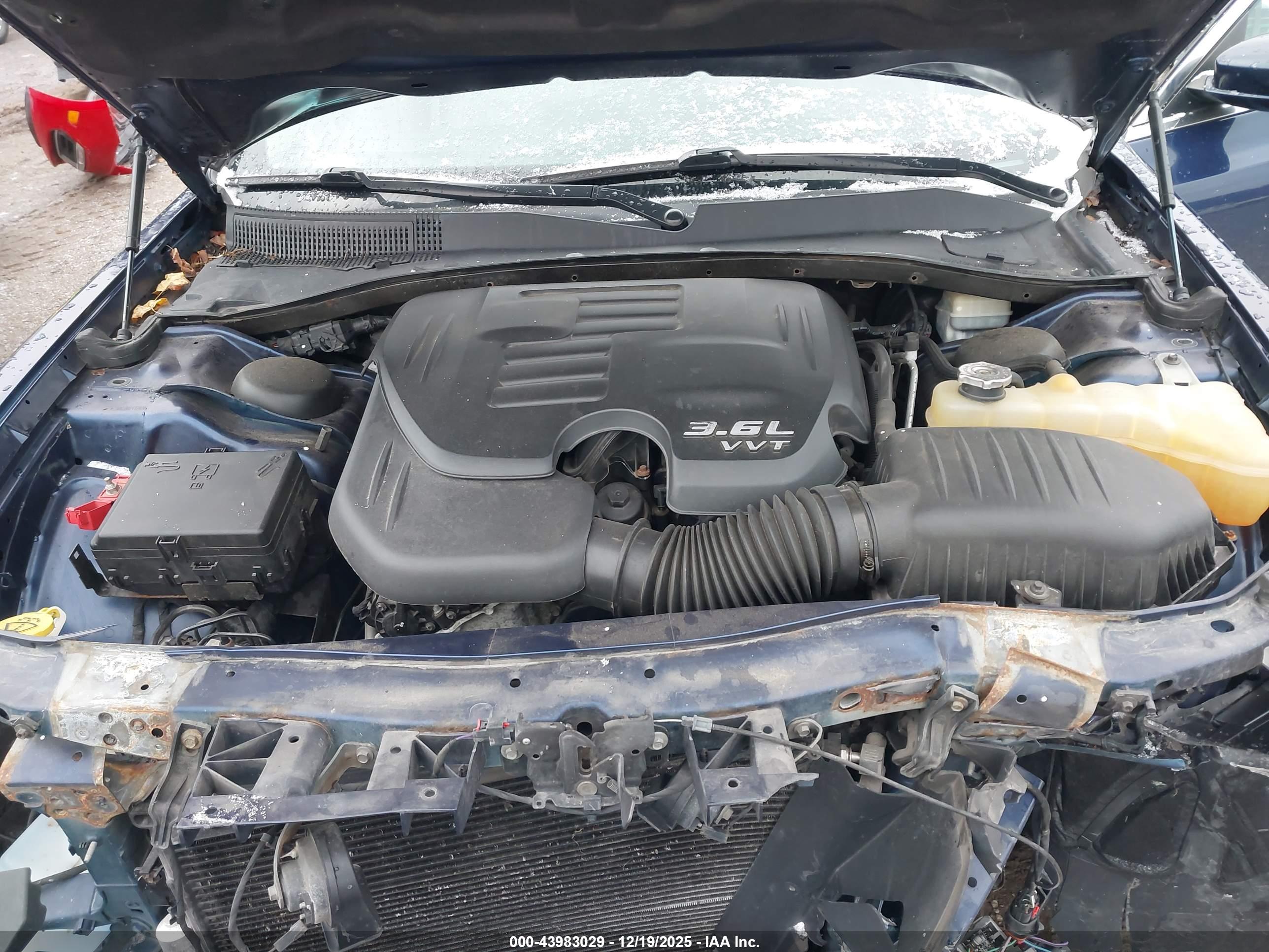 CHRYSLER 300 image 10