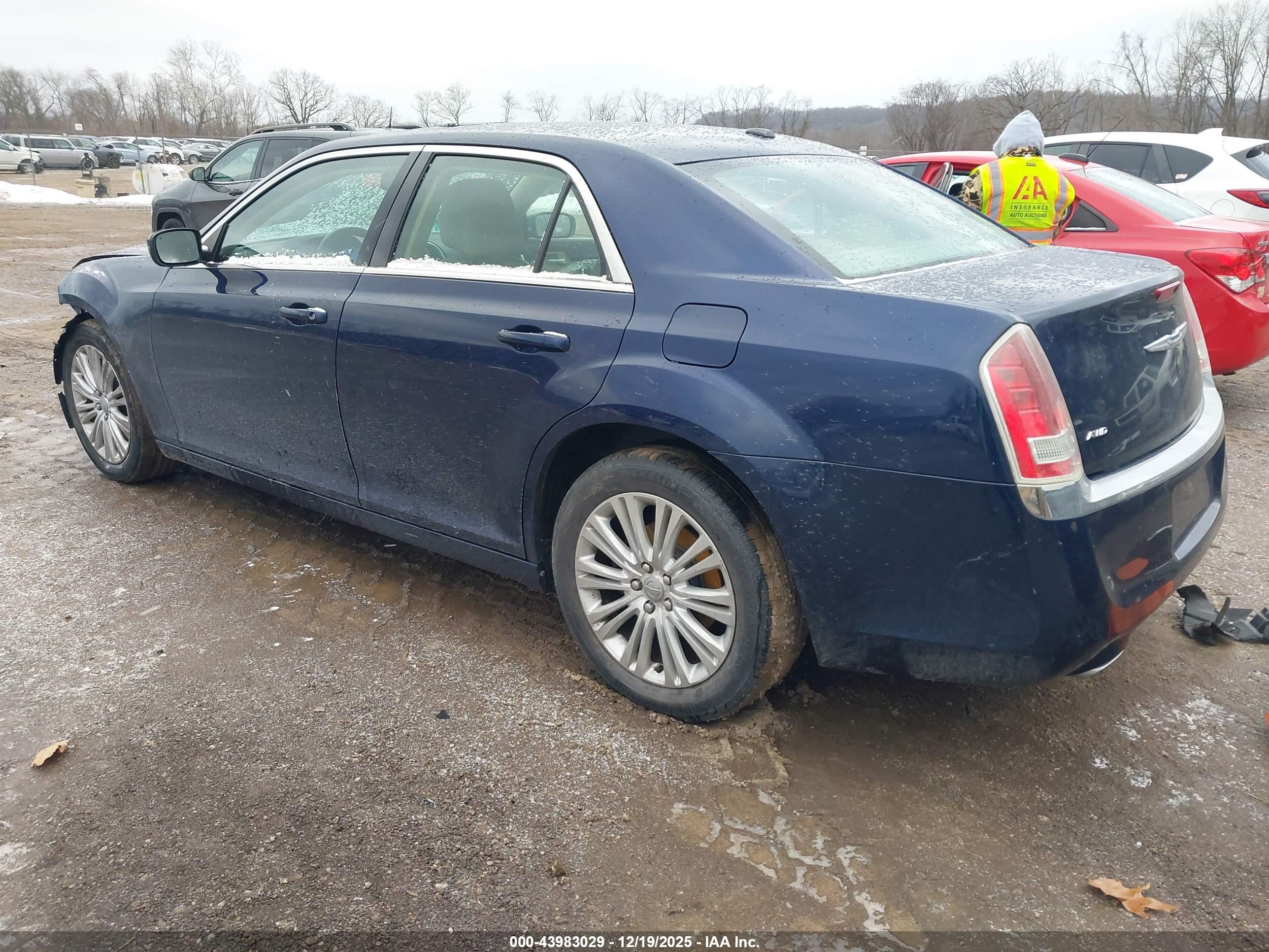 CHRYSLER 300 image 3