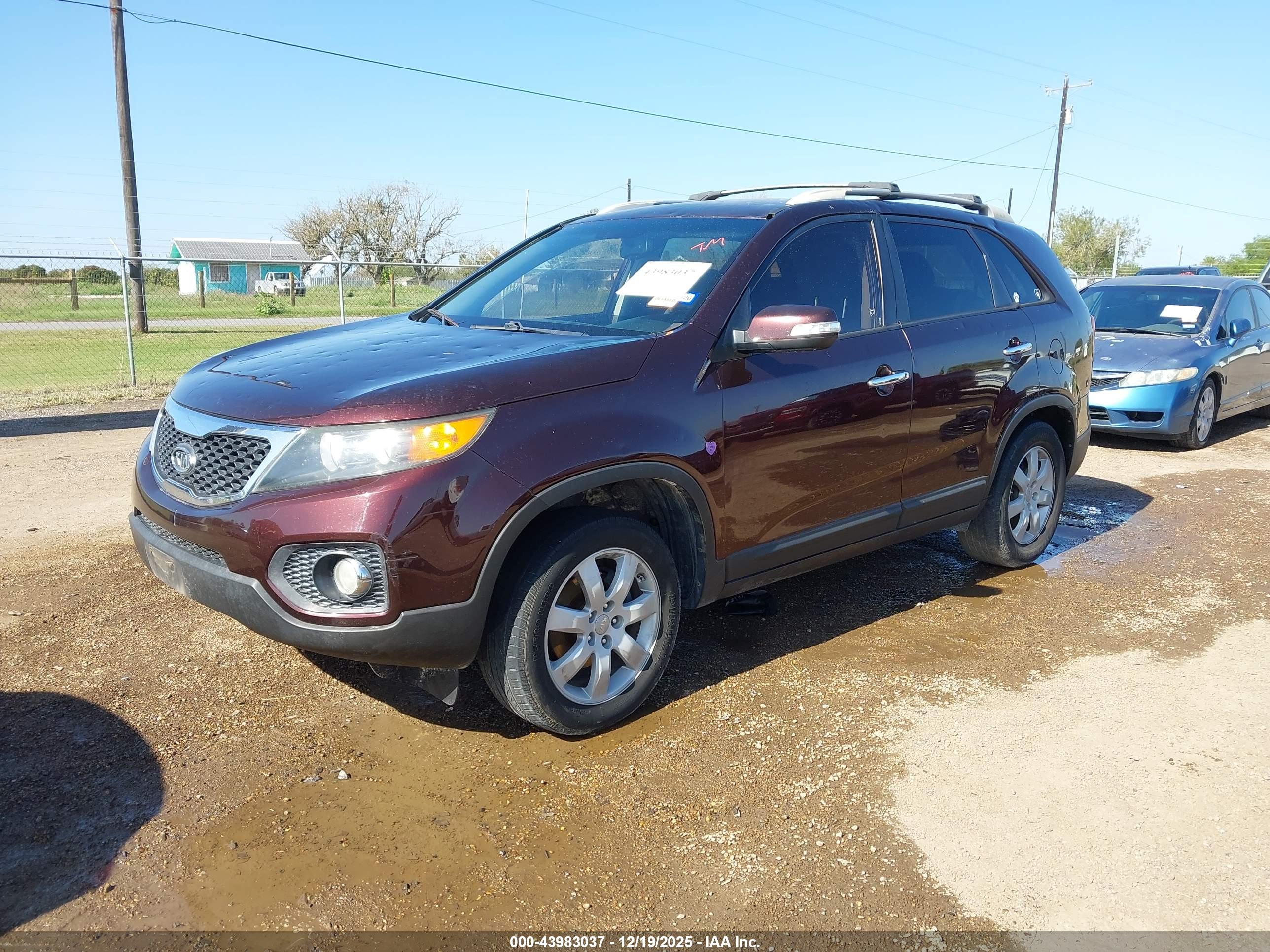 KIA SORENTO image 2