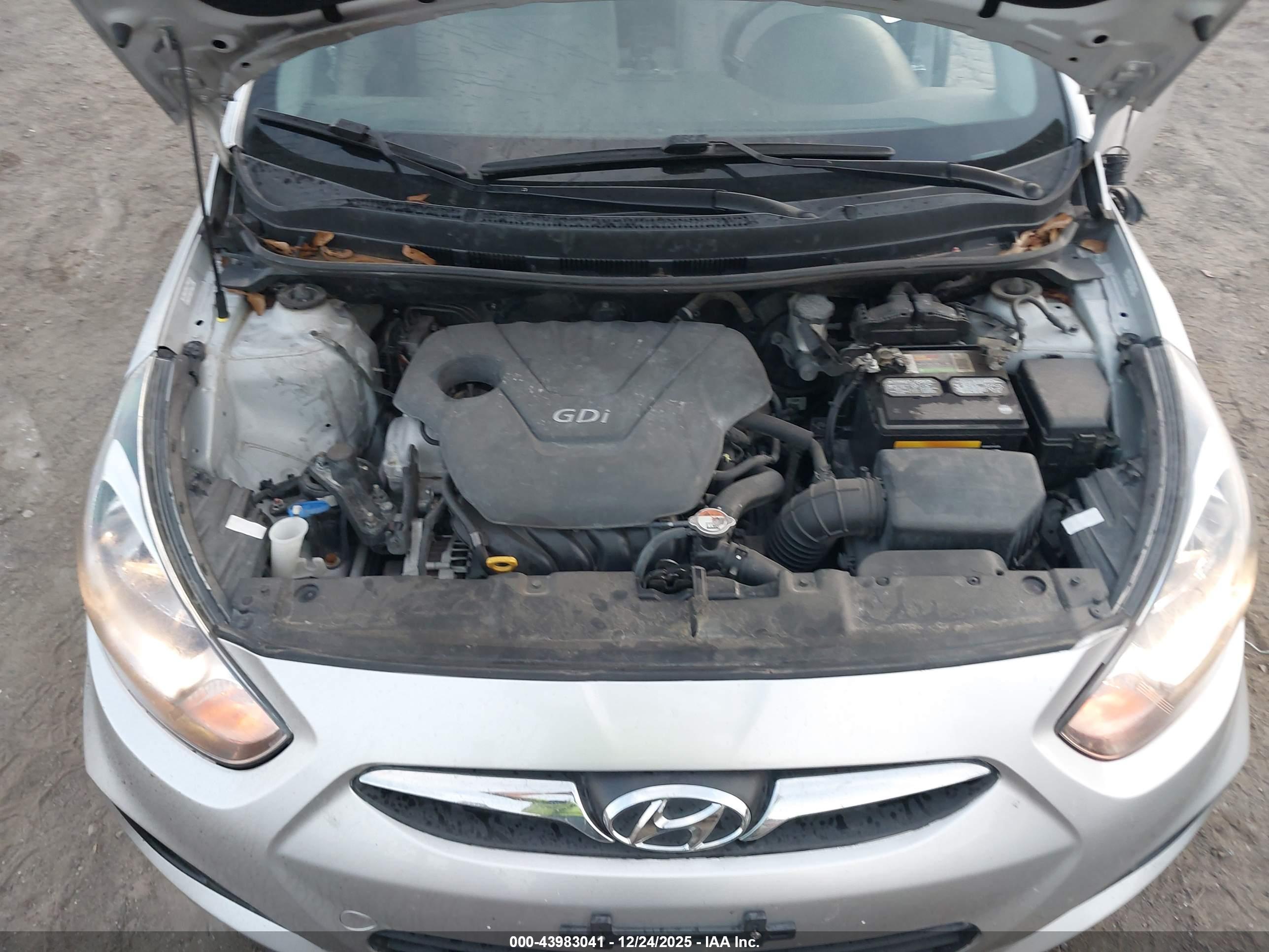 HYUNDAI ACCENT image 10