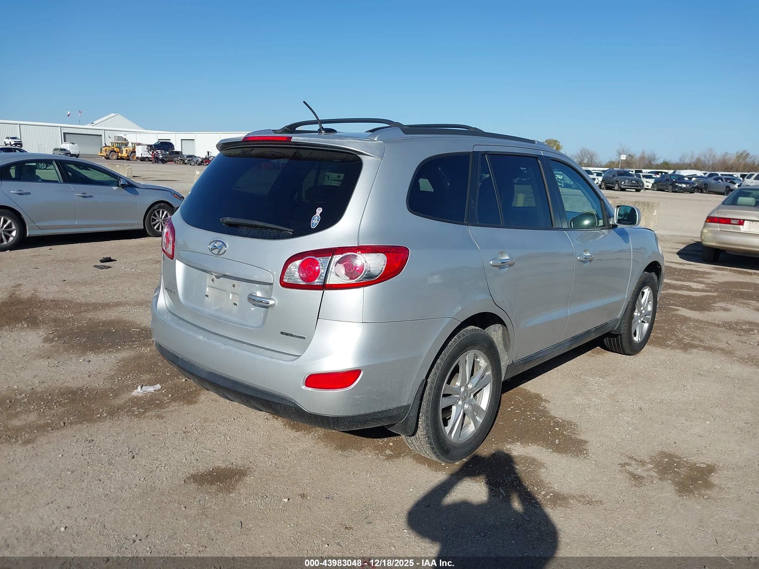 HYUNDAI SANTA image 4