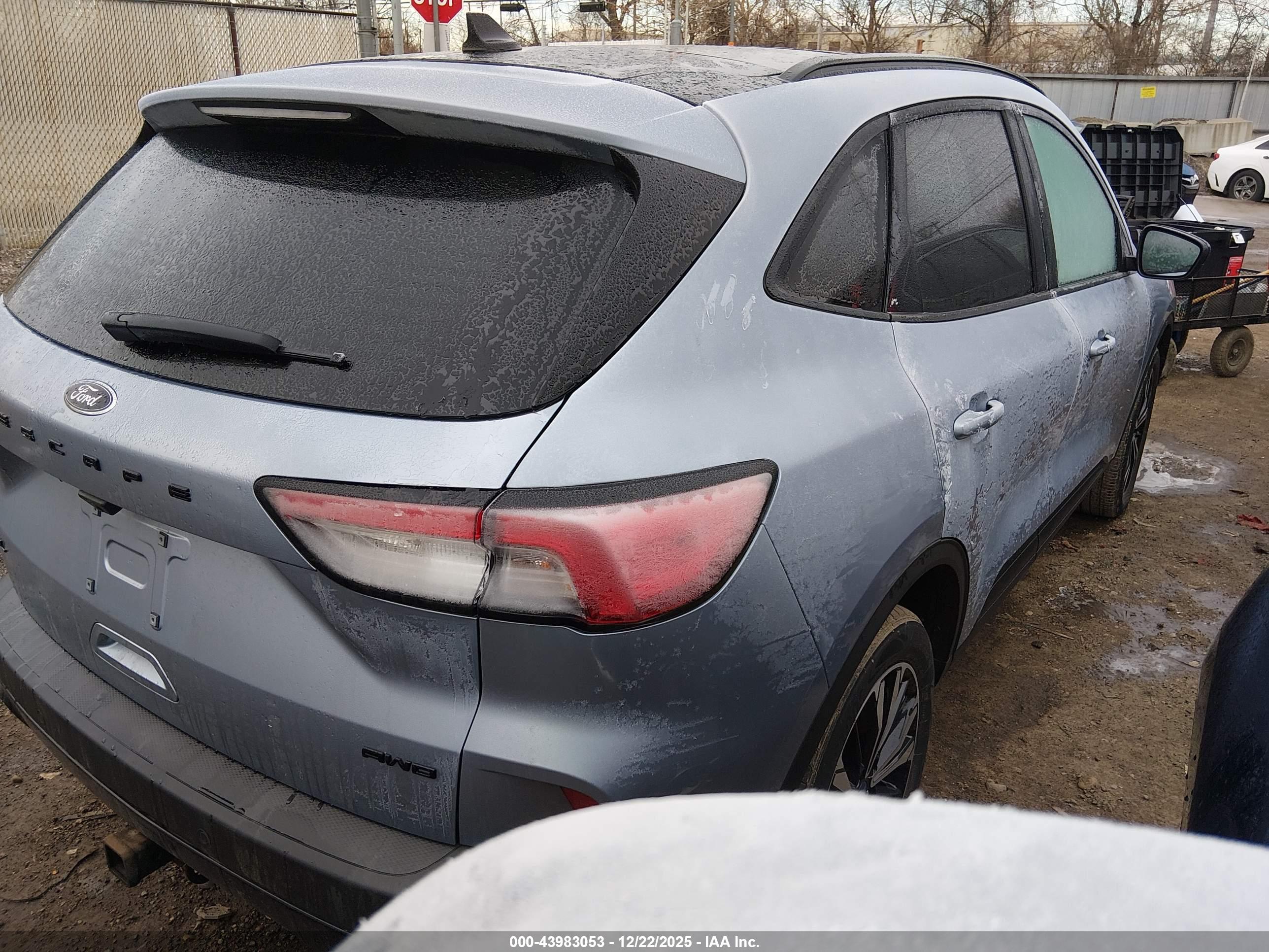 FORD ESCAPE image 4