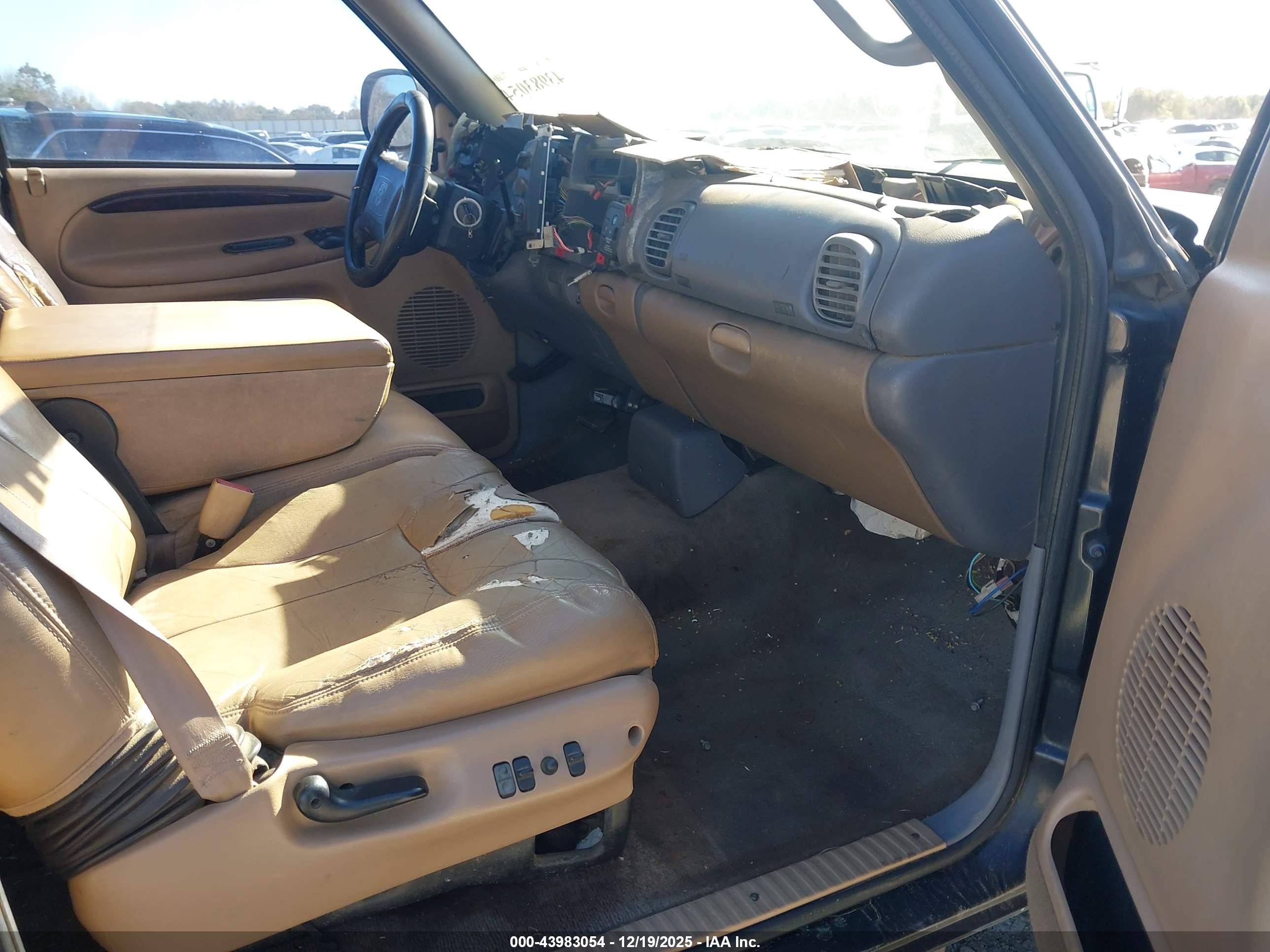 DODGE RAM image 5