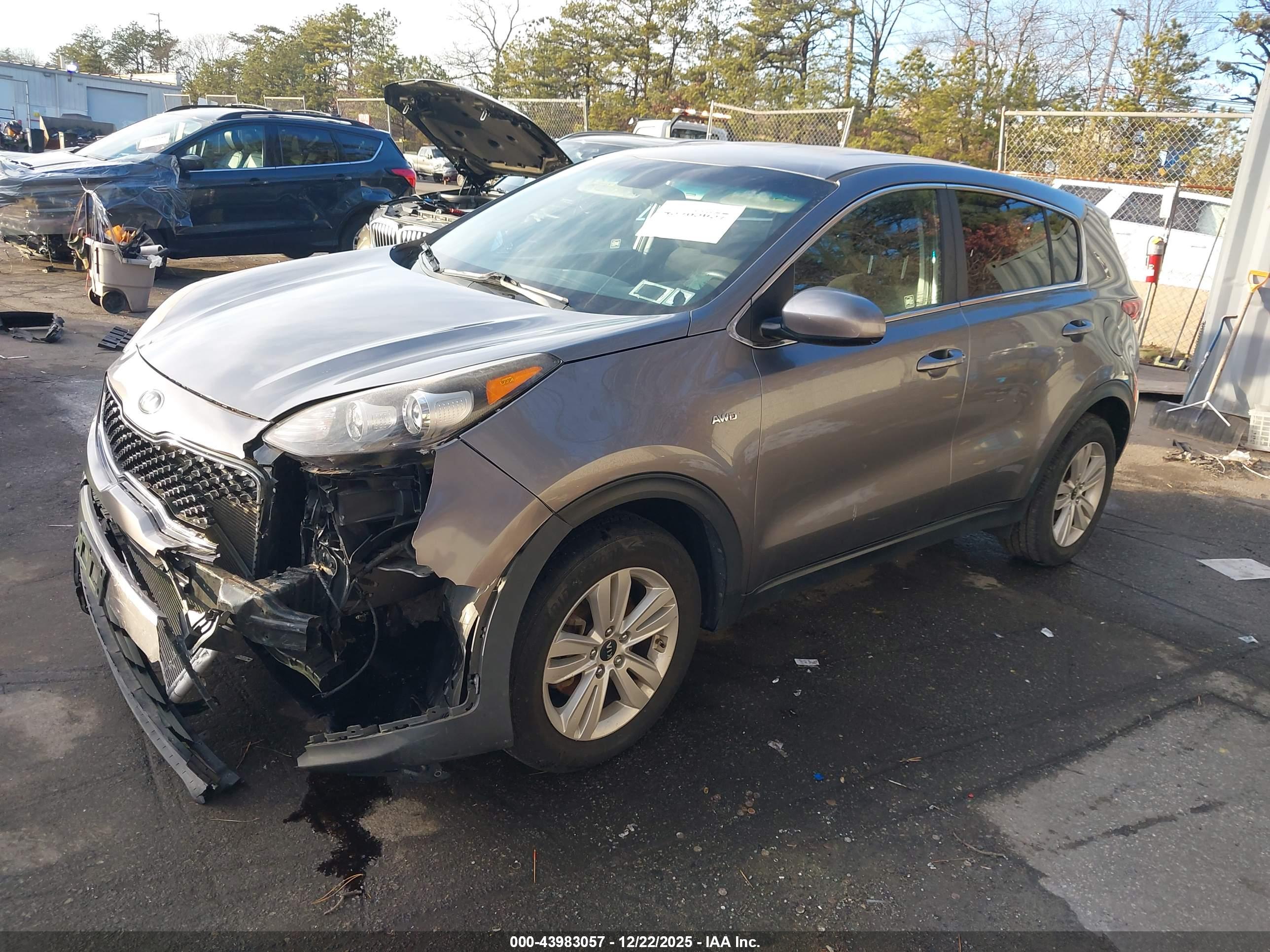 KIA SPORTAGE image 2