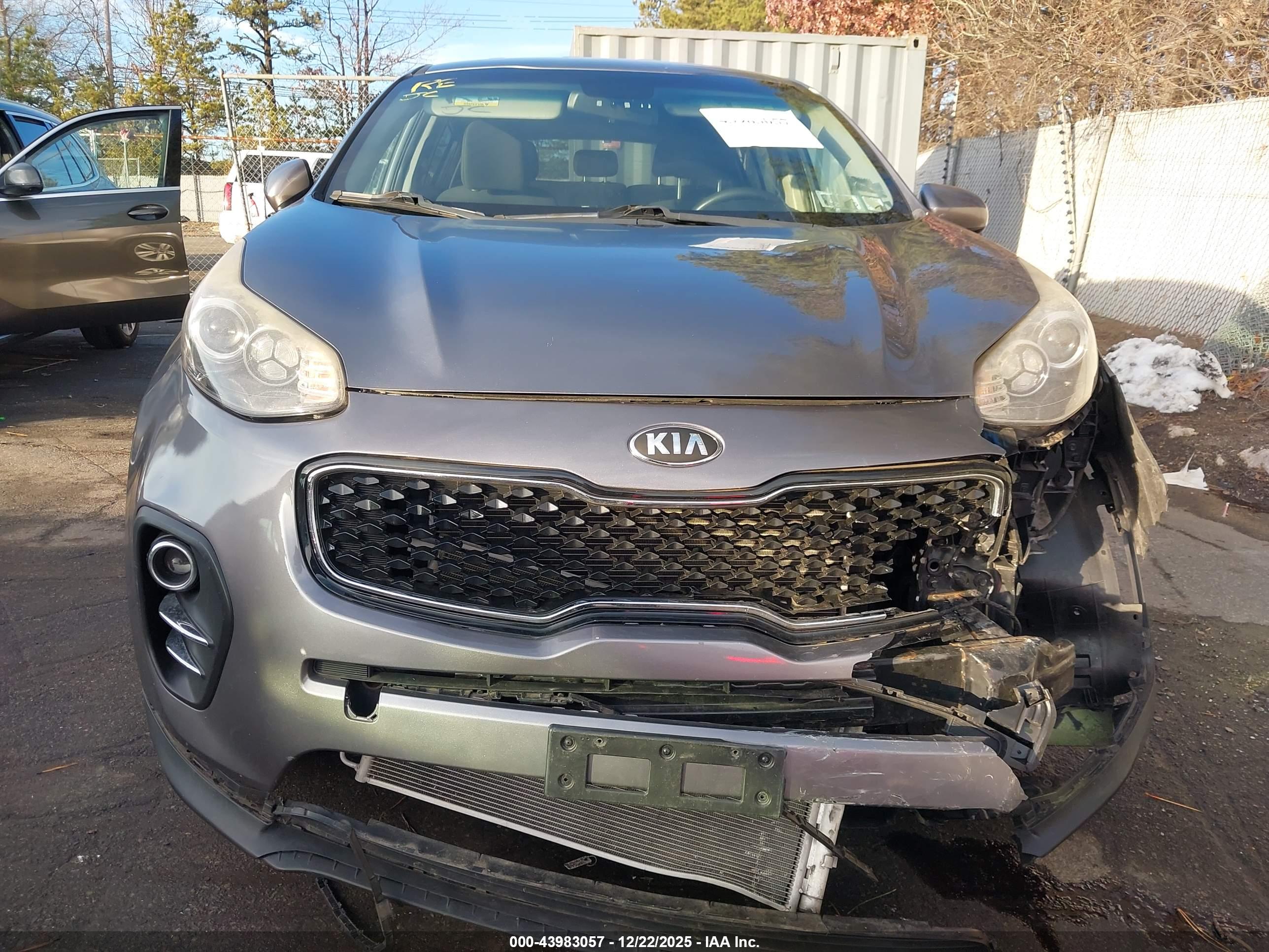 KIA SPORTAGE image 6