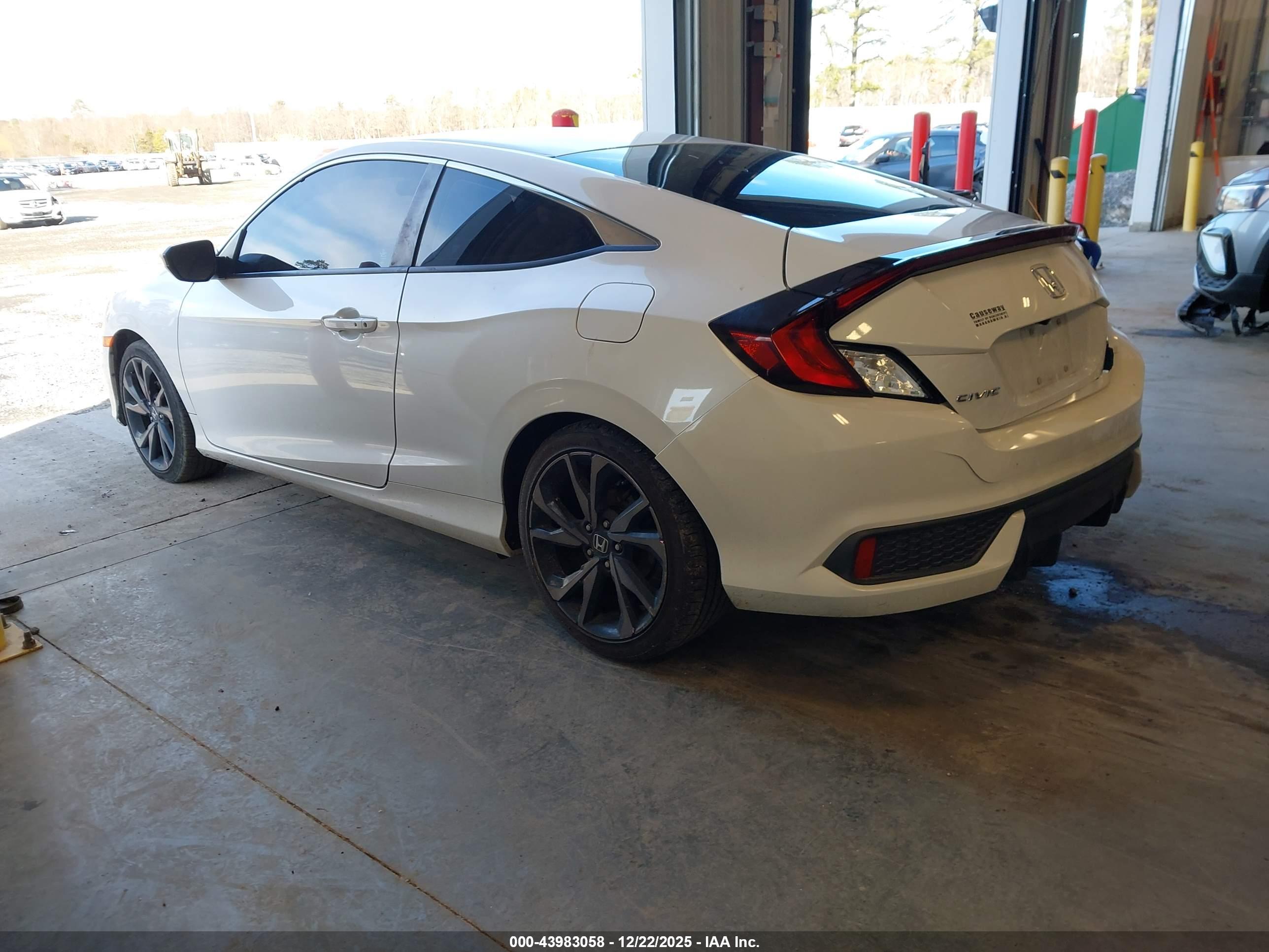 HONDA CIVIC image 3