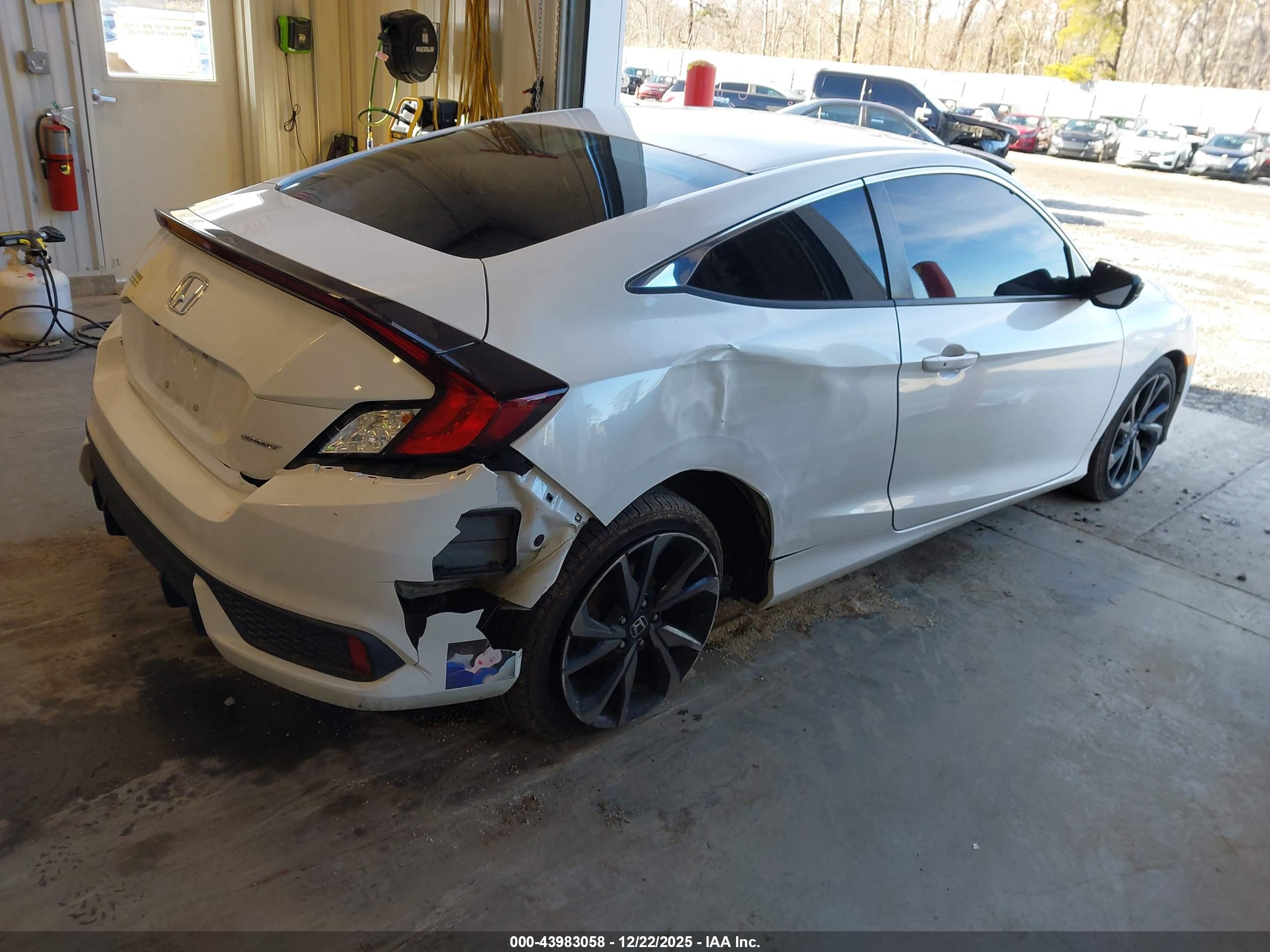 HONDA CIVIC image 4