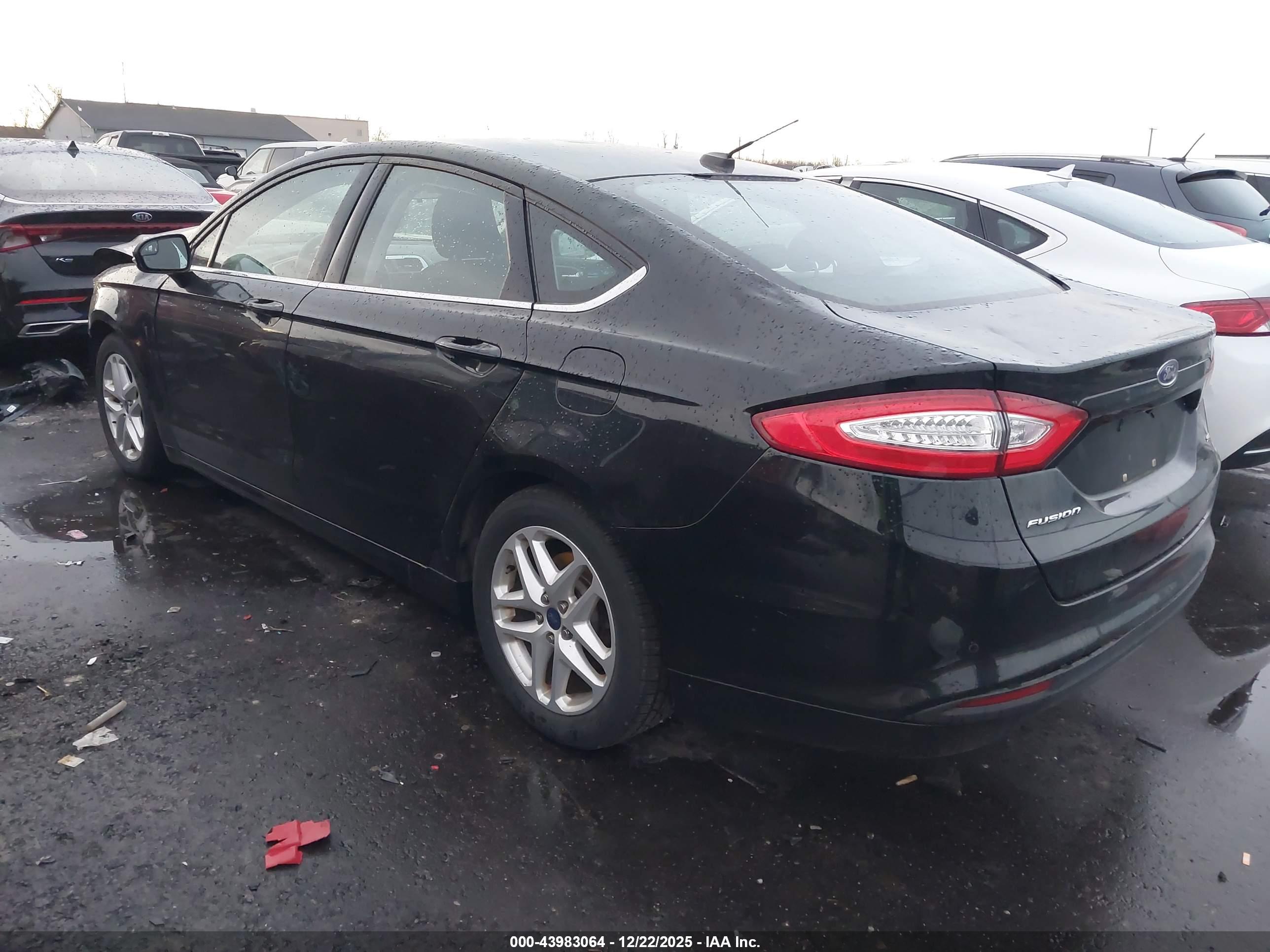 FORD FUSION image 3