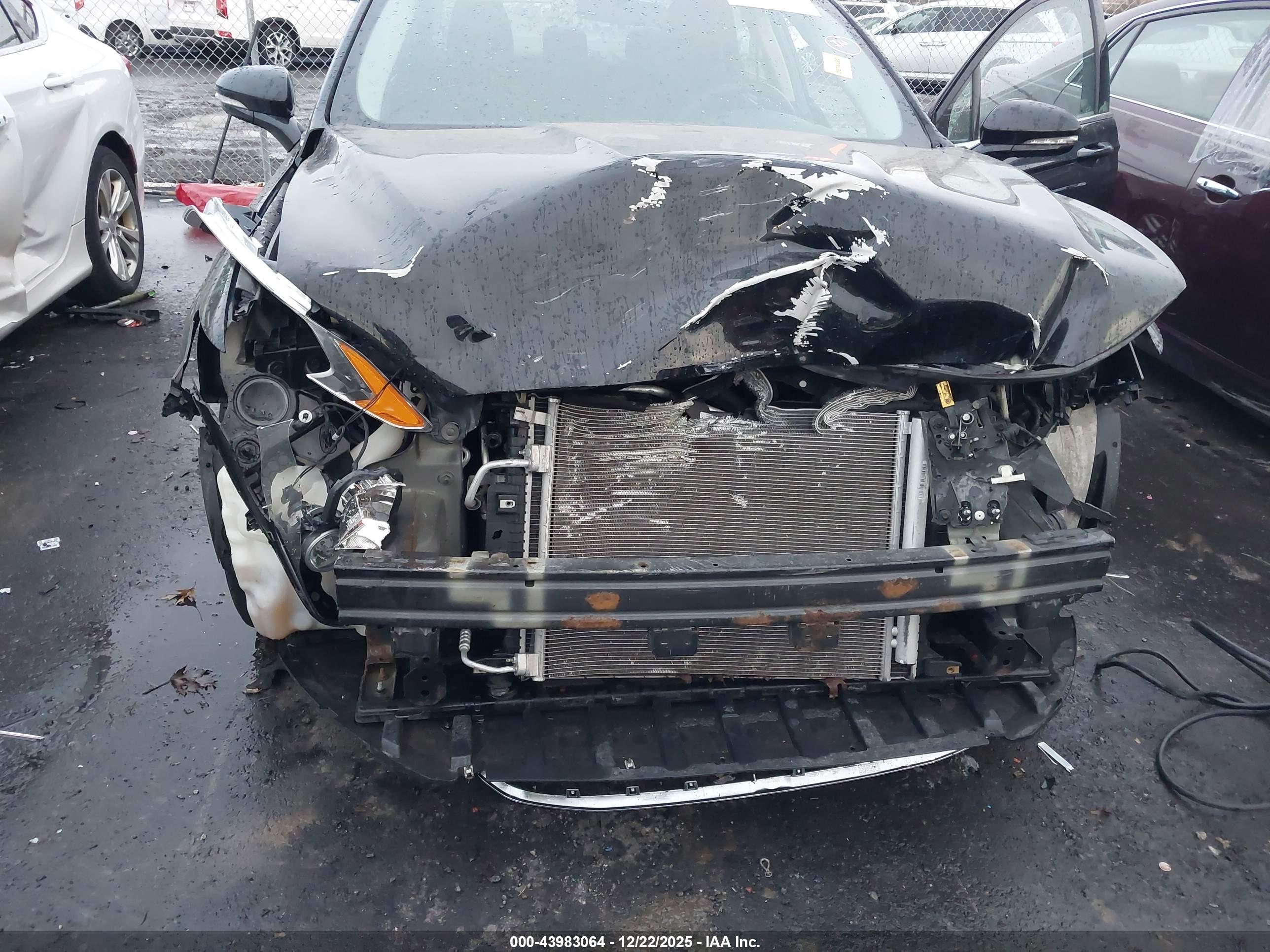 FORD FUSION image 6