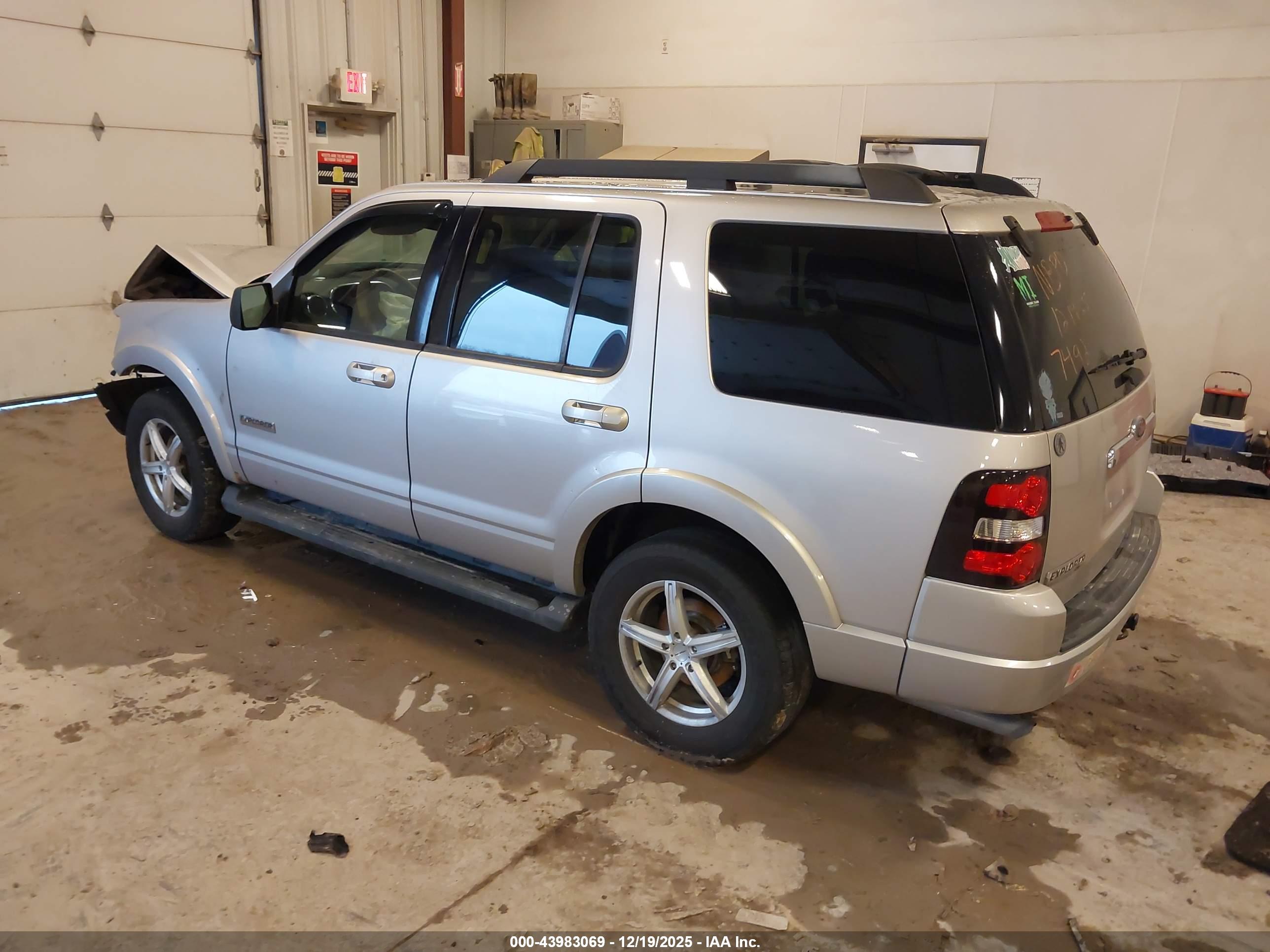 FORD EXPLORER image 3