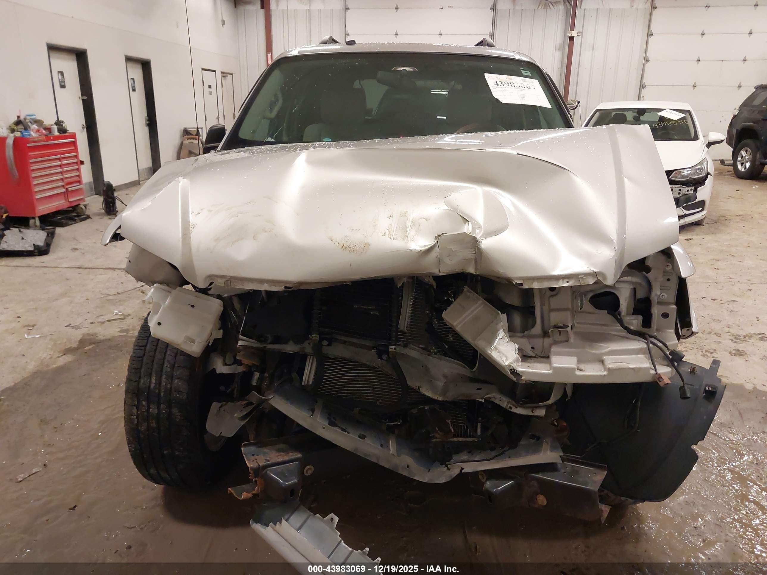 FORD EXPLORER image 6