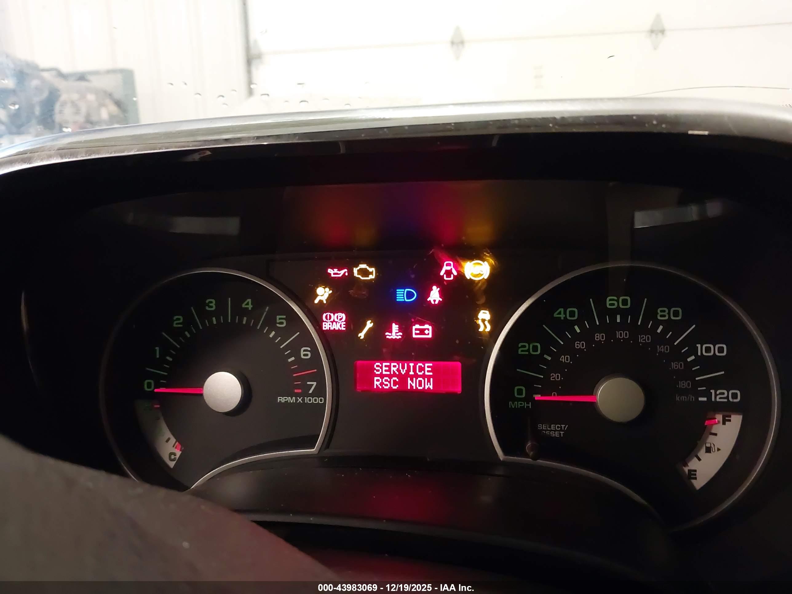 FORD EXPLORER image 7