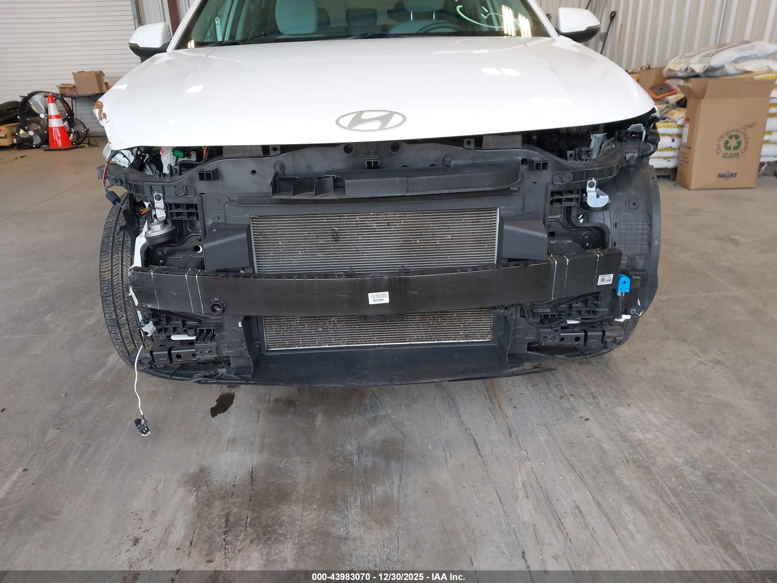 HYUNDAI KONA image 6