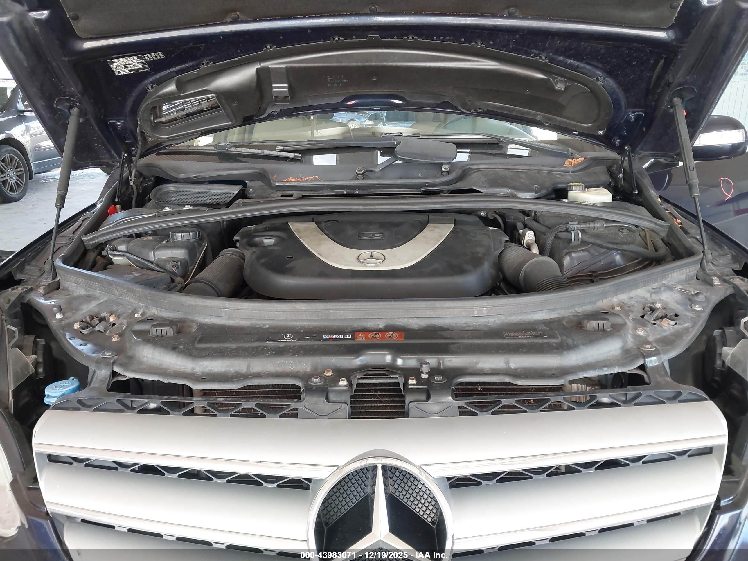 MERCEDES-BENZ R image 10