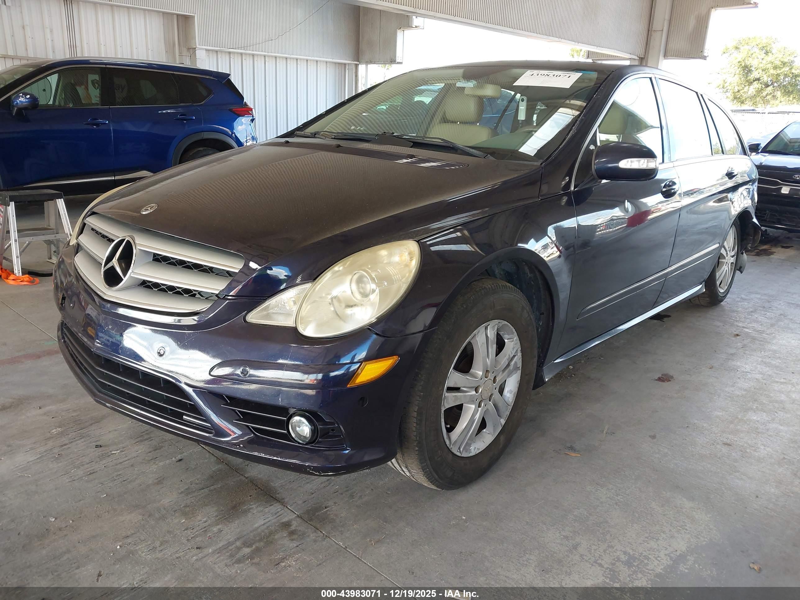 MERCEDES-BENZ R image 2