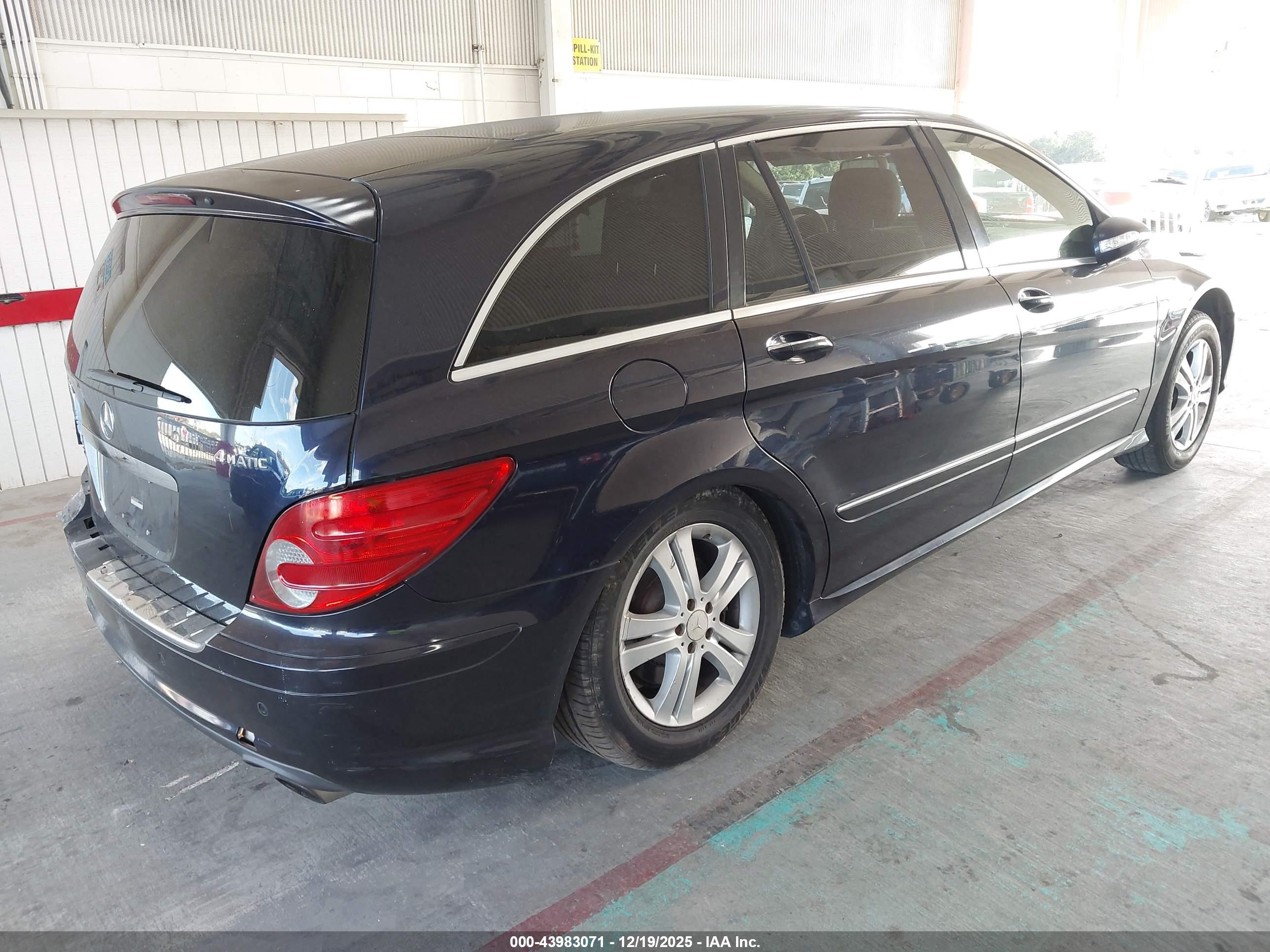 MERCEDES-BENZ R image 4