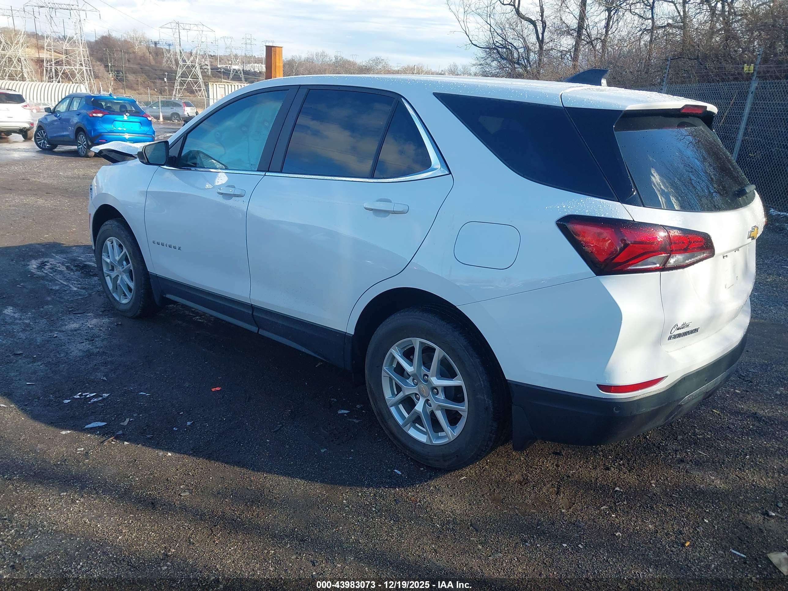CHEVROLET EQUINOX image 3