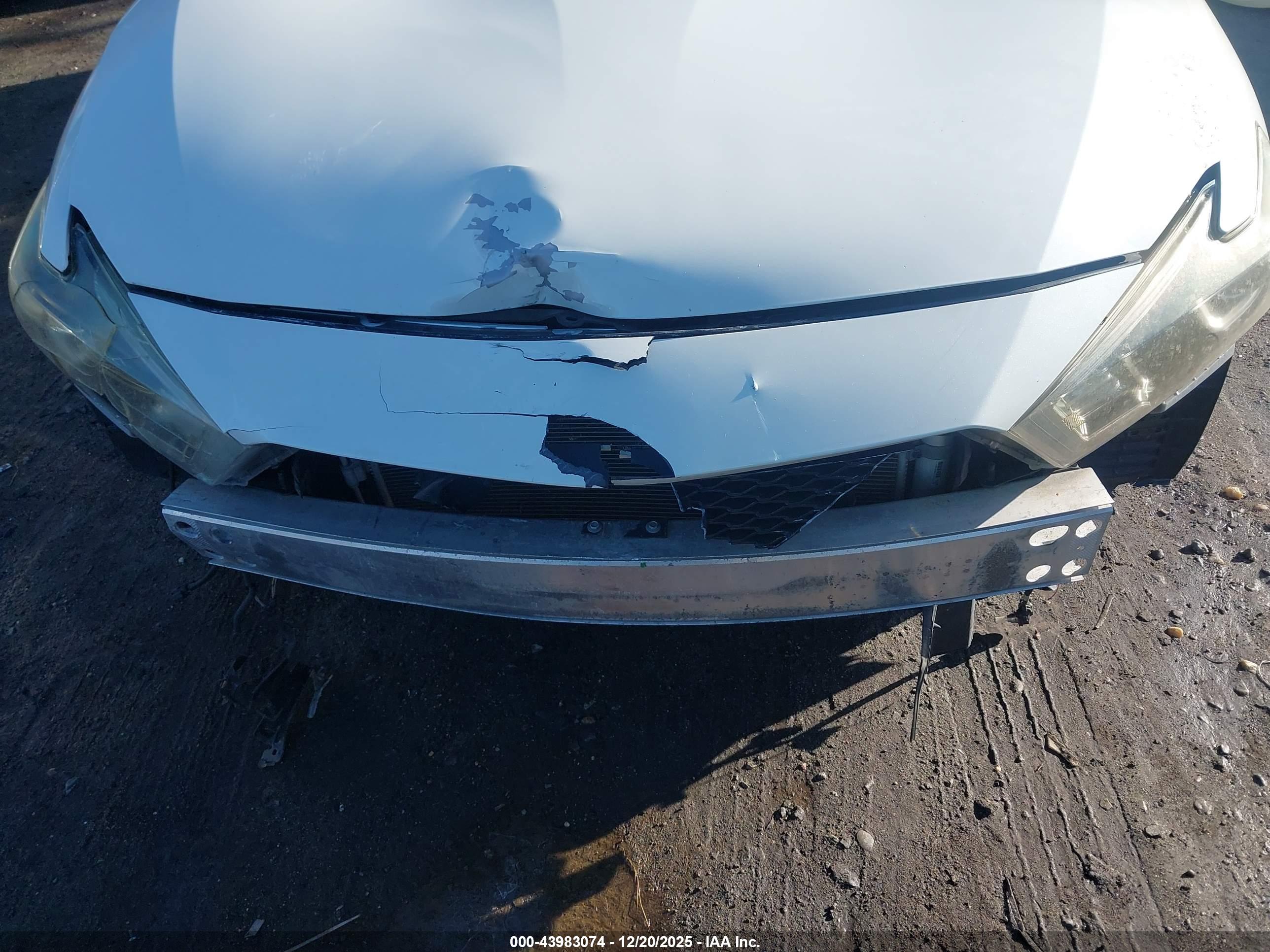 NISSAN MAXIMA image 6