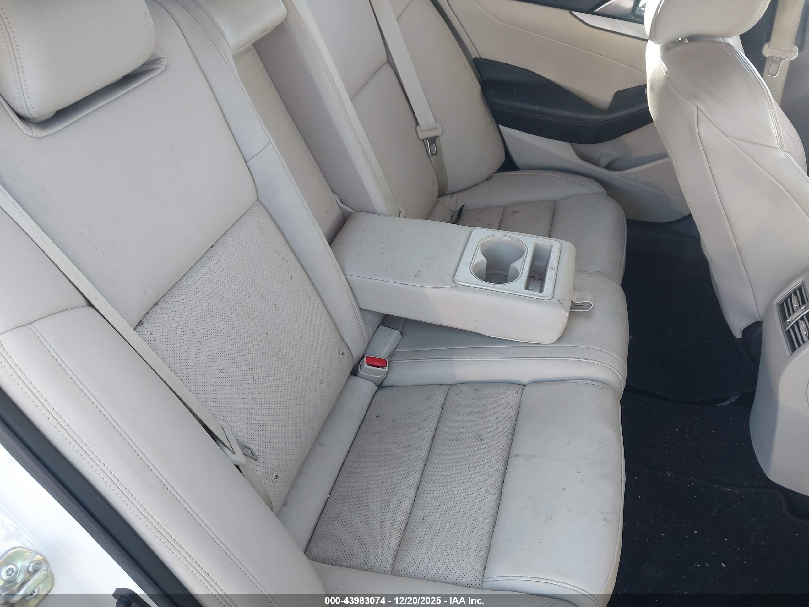 NISSAN MAXIMA image 8