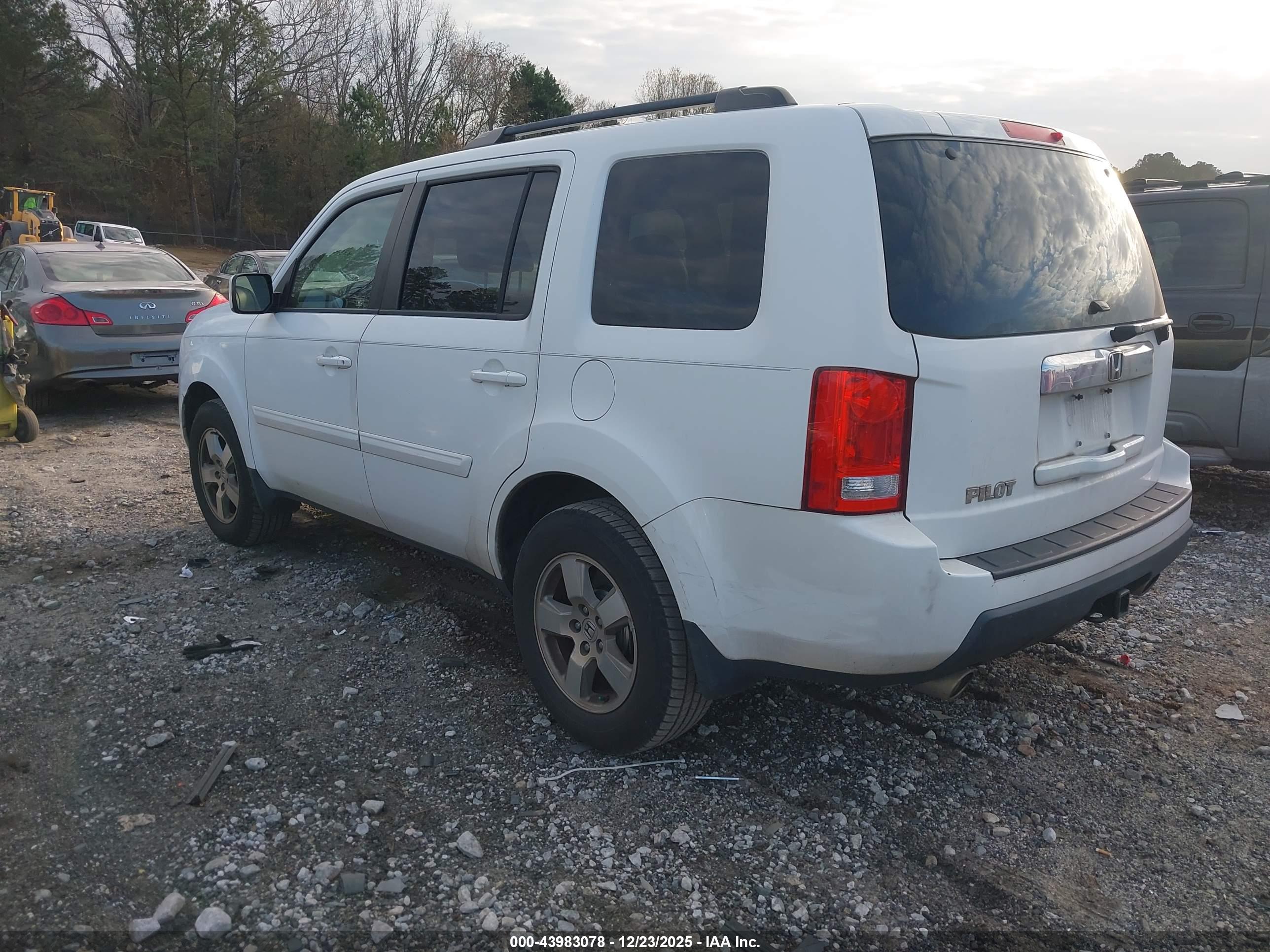 HONDA PILOT image 3