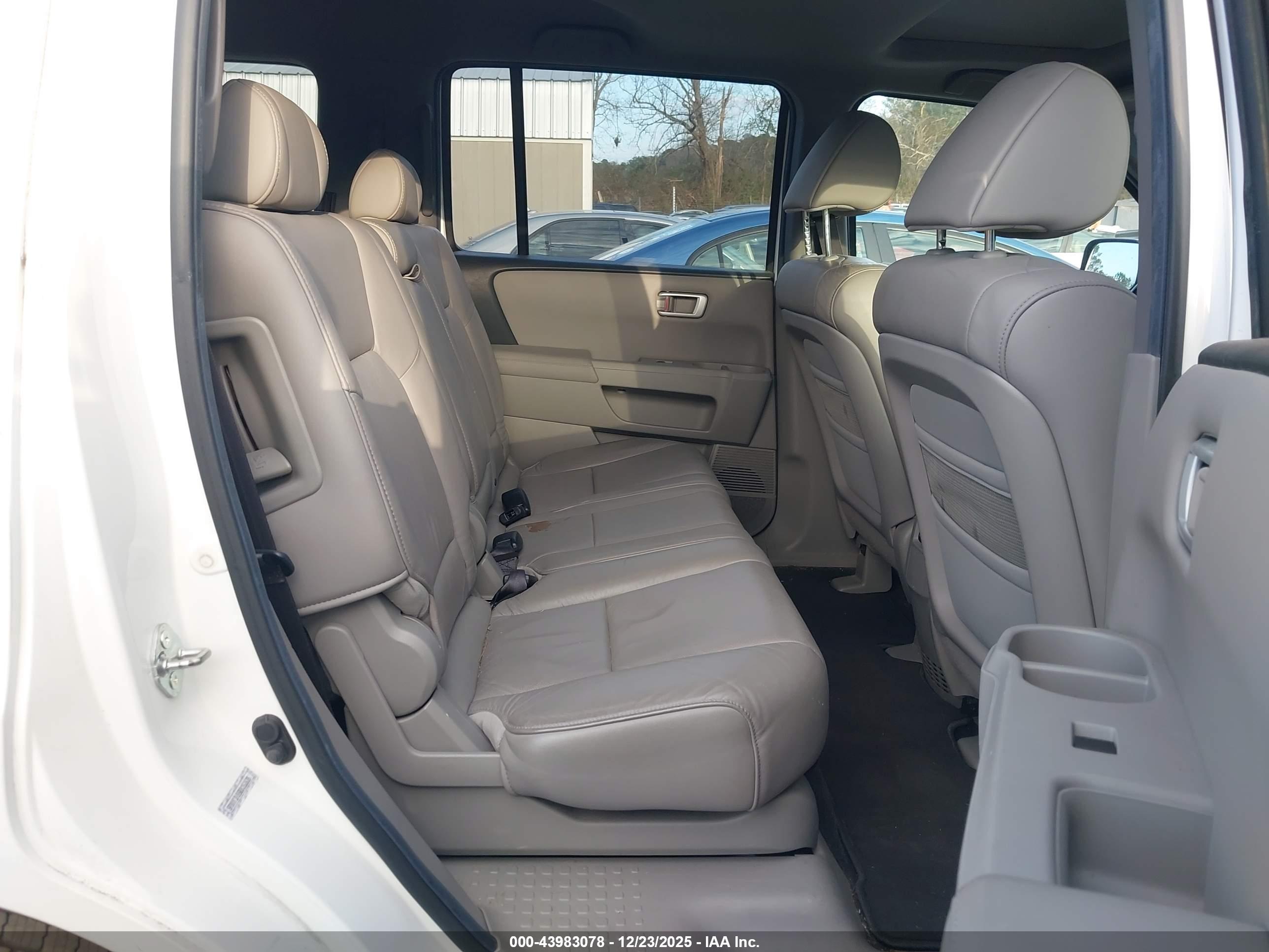 HONDA PILOT image 8