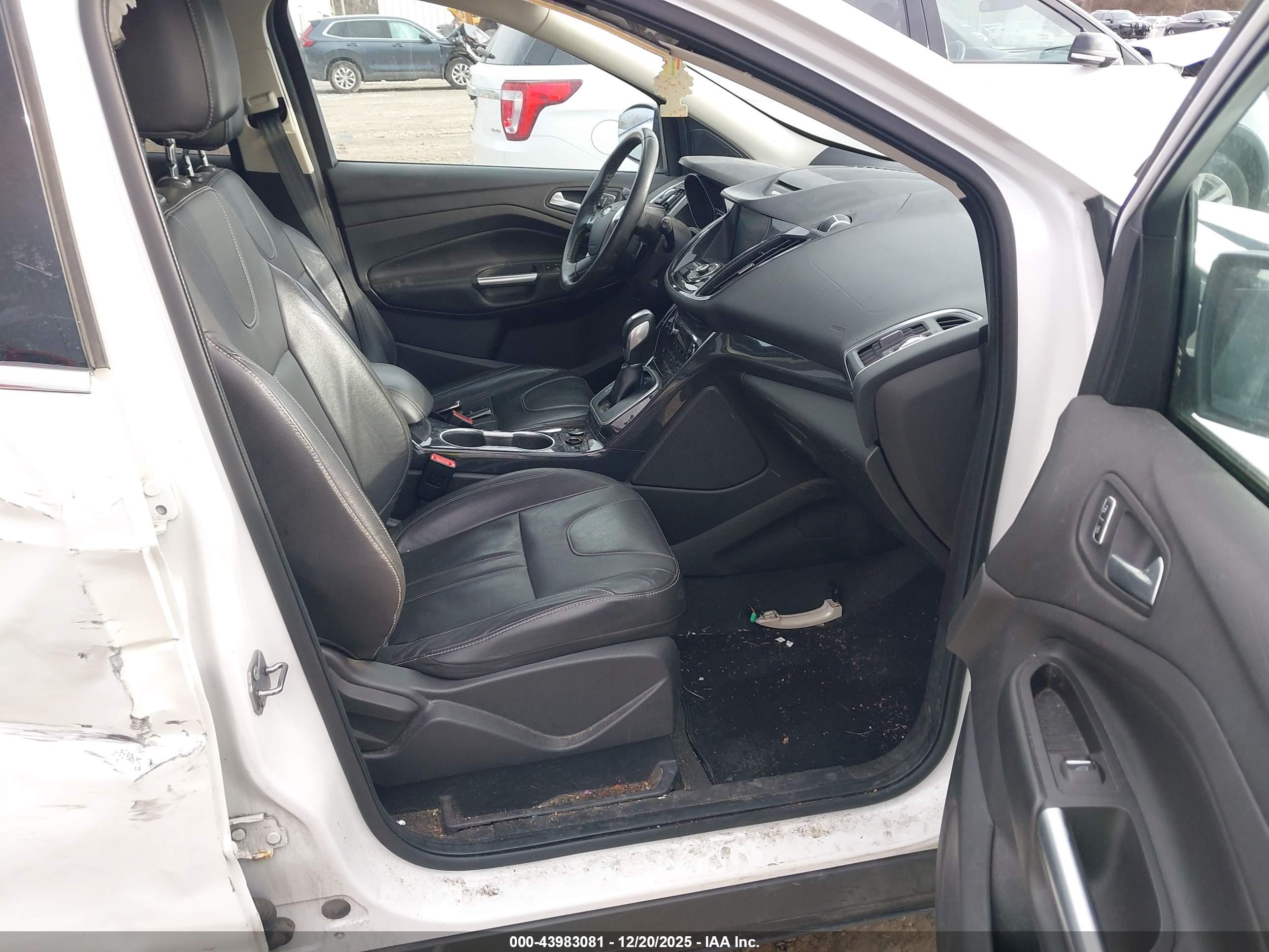 FORD ESCAPE image 5