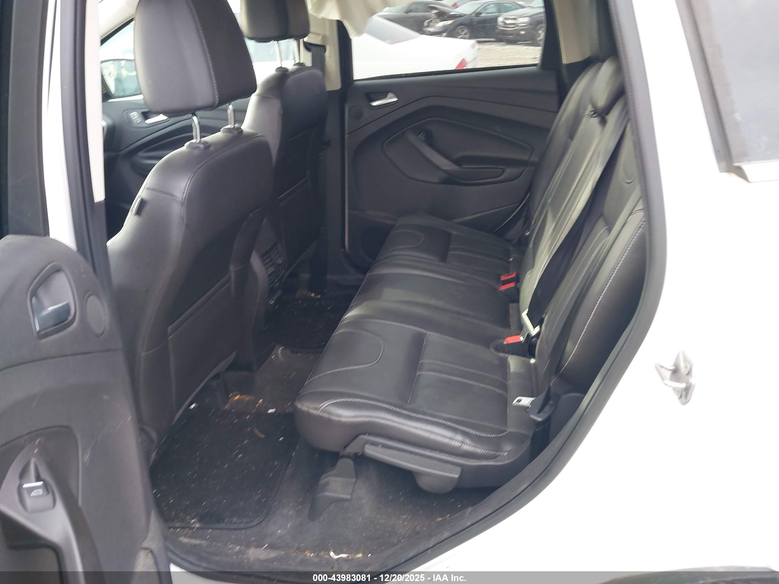 FORD ESCAPE image 8