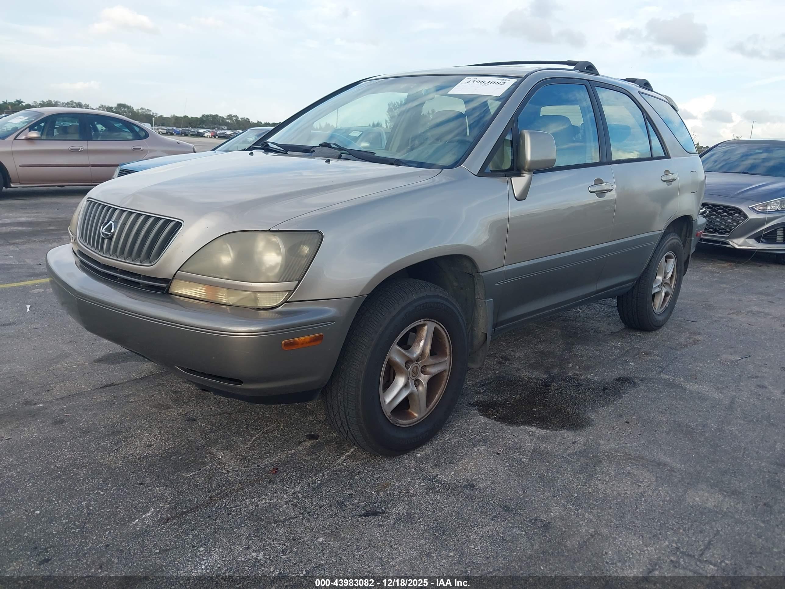 LEXUS RX image 2