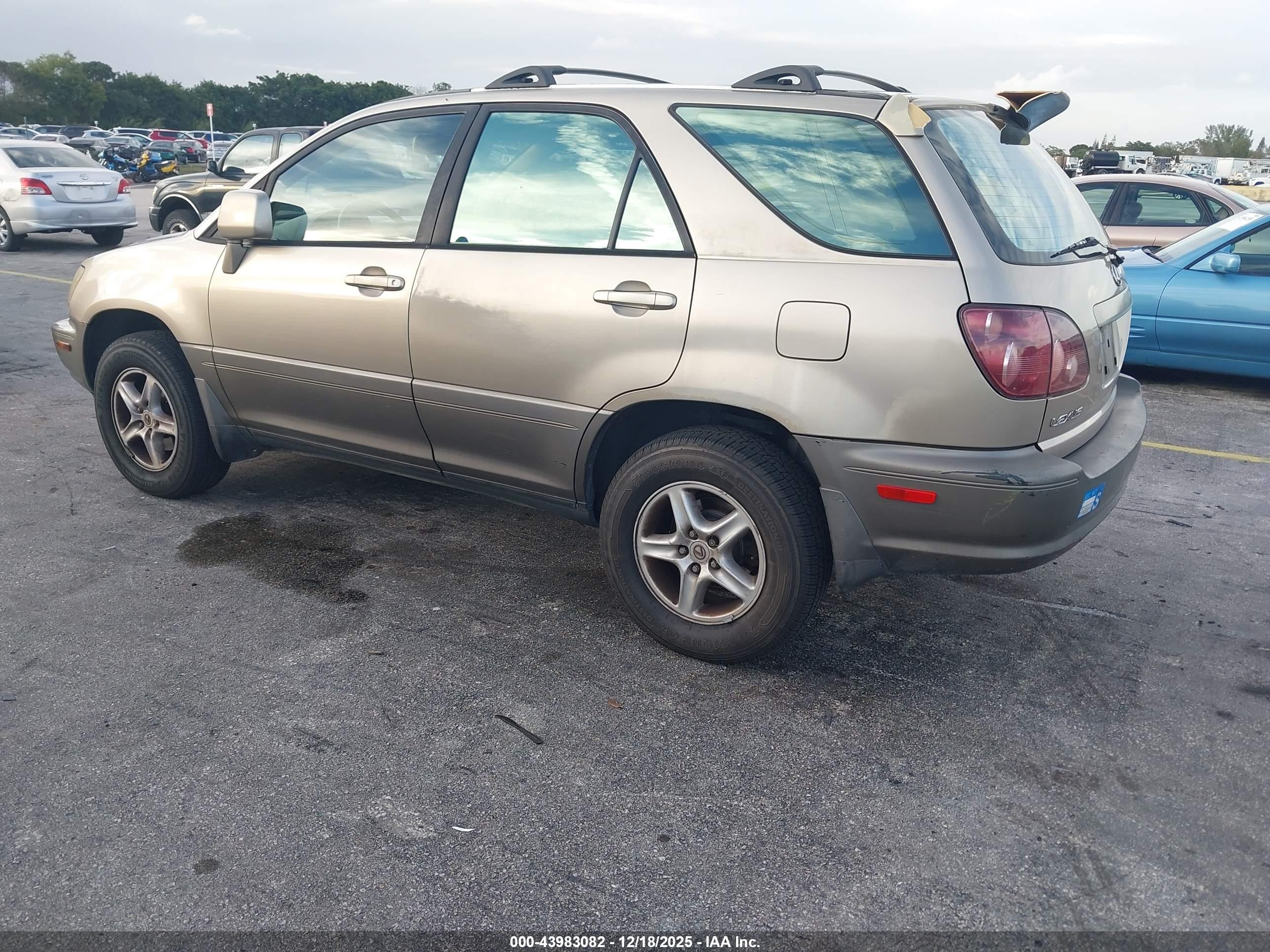 LEXUS RX image 3