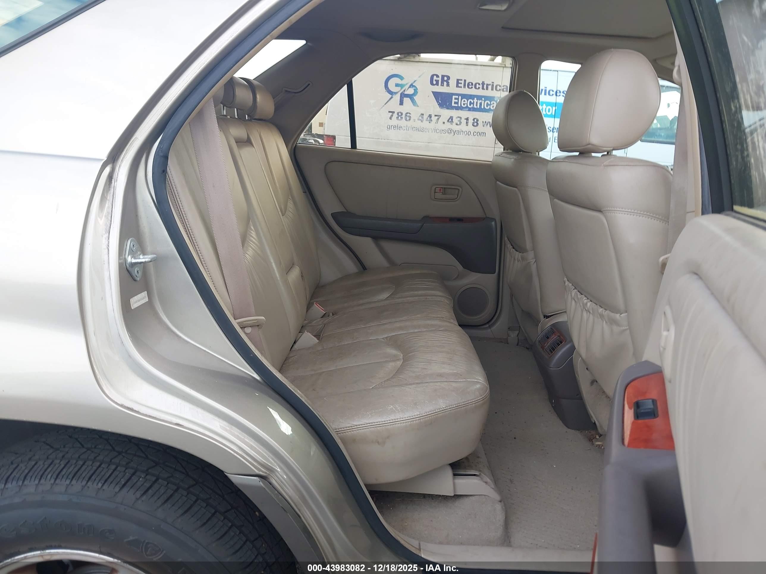 LEXUS RX image 8