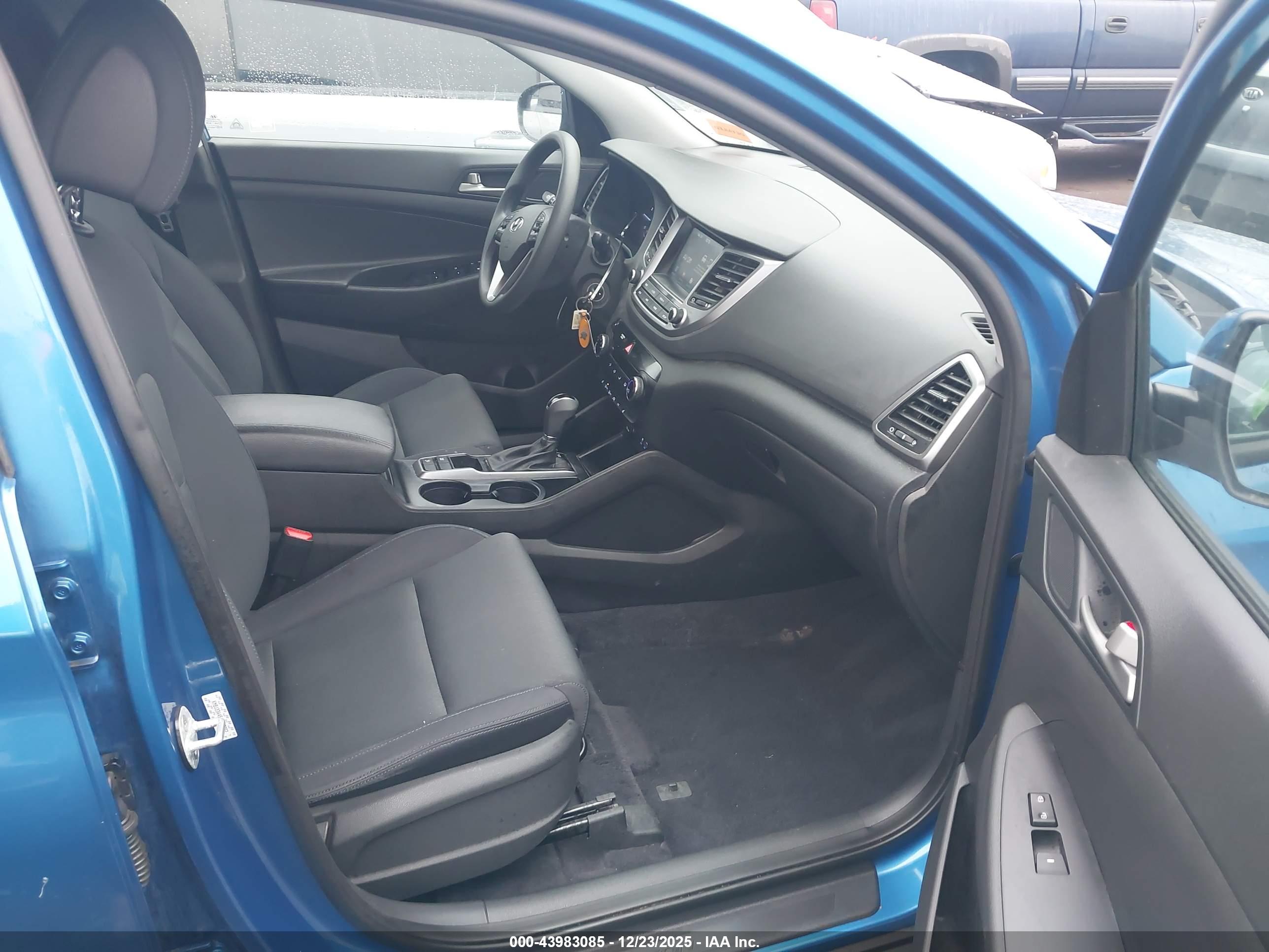 HYUNDAI TUCSON image 5