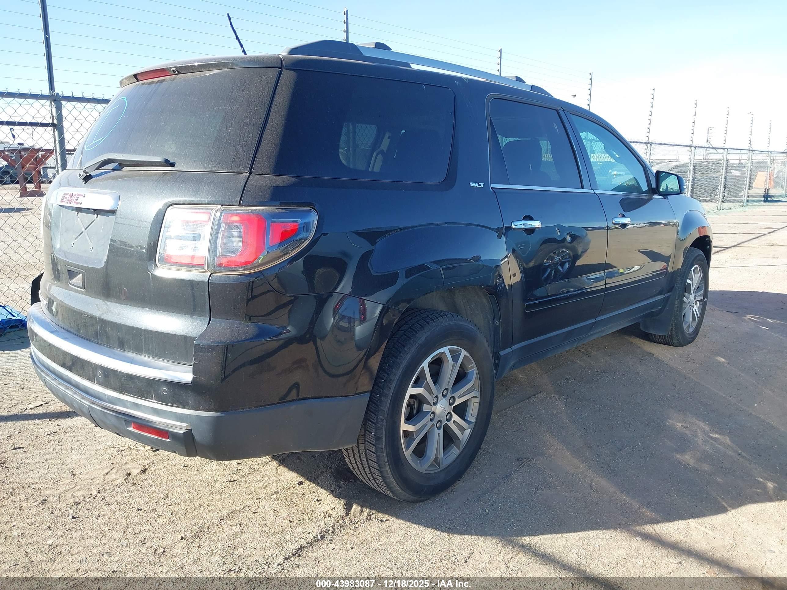 GMC ACADIA image 4