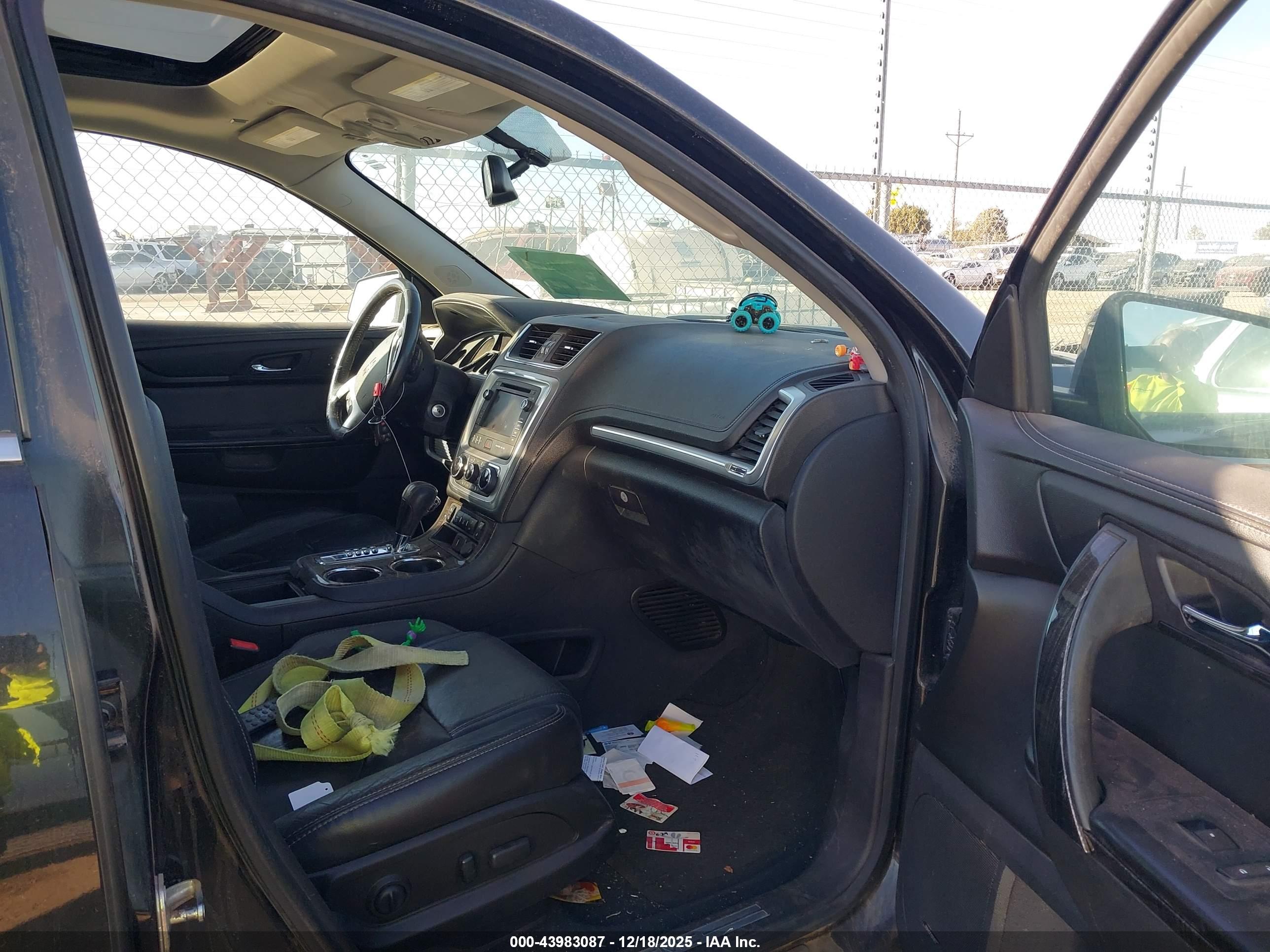 GMC ACADIA image 5