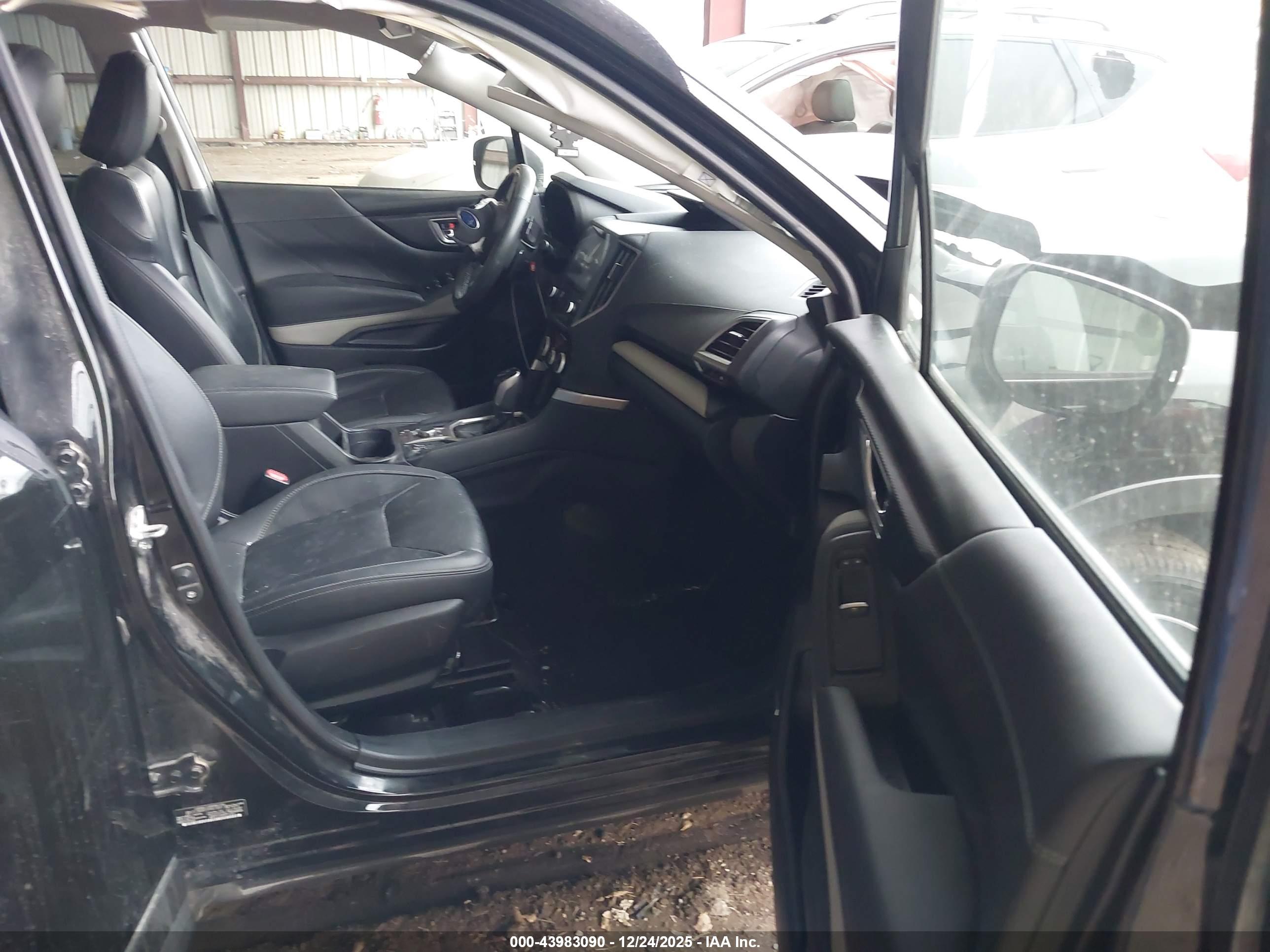 SUBARU FORESTER image 5