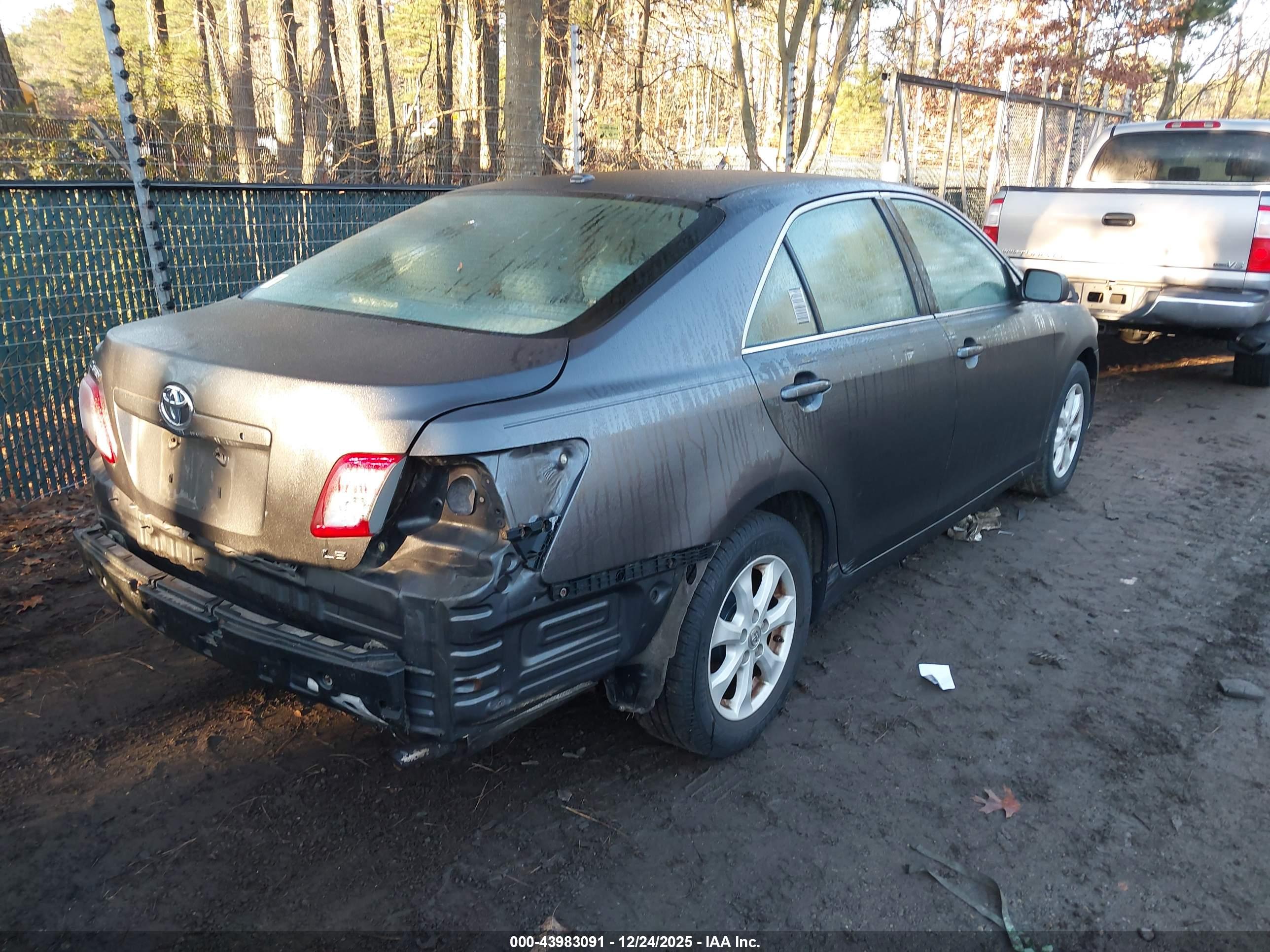TOYOTA CAMRY image 4