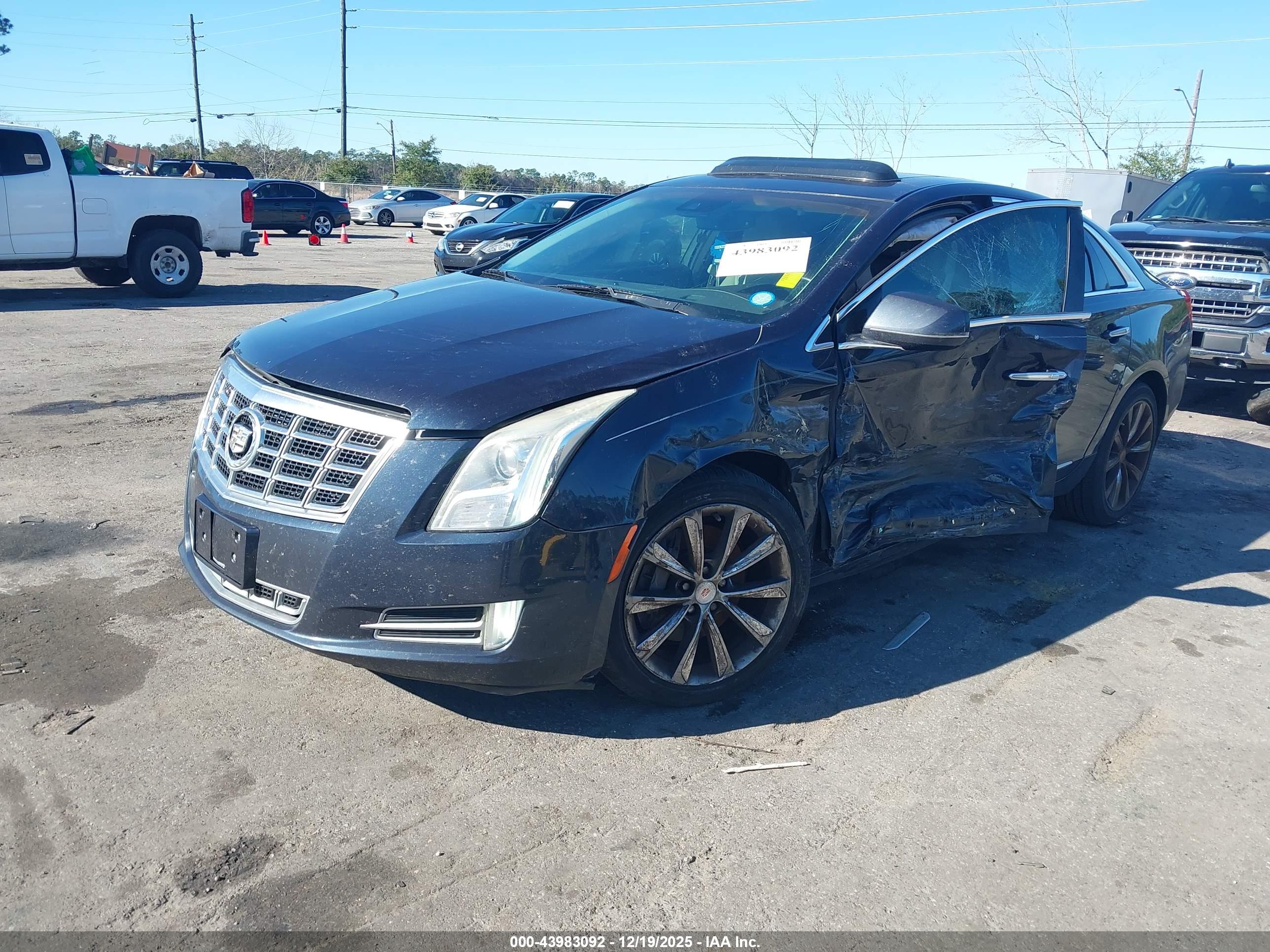 CADILLAC XTS image 2