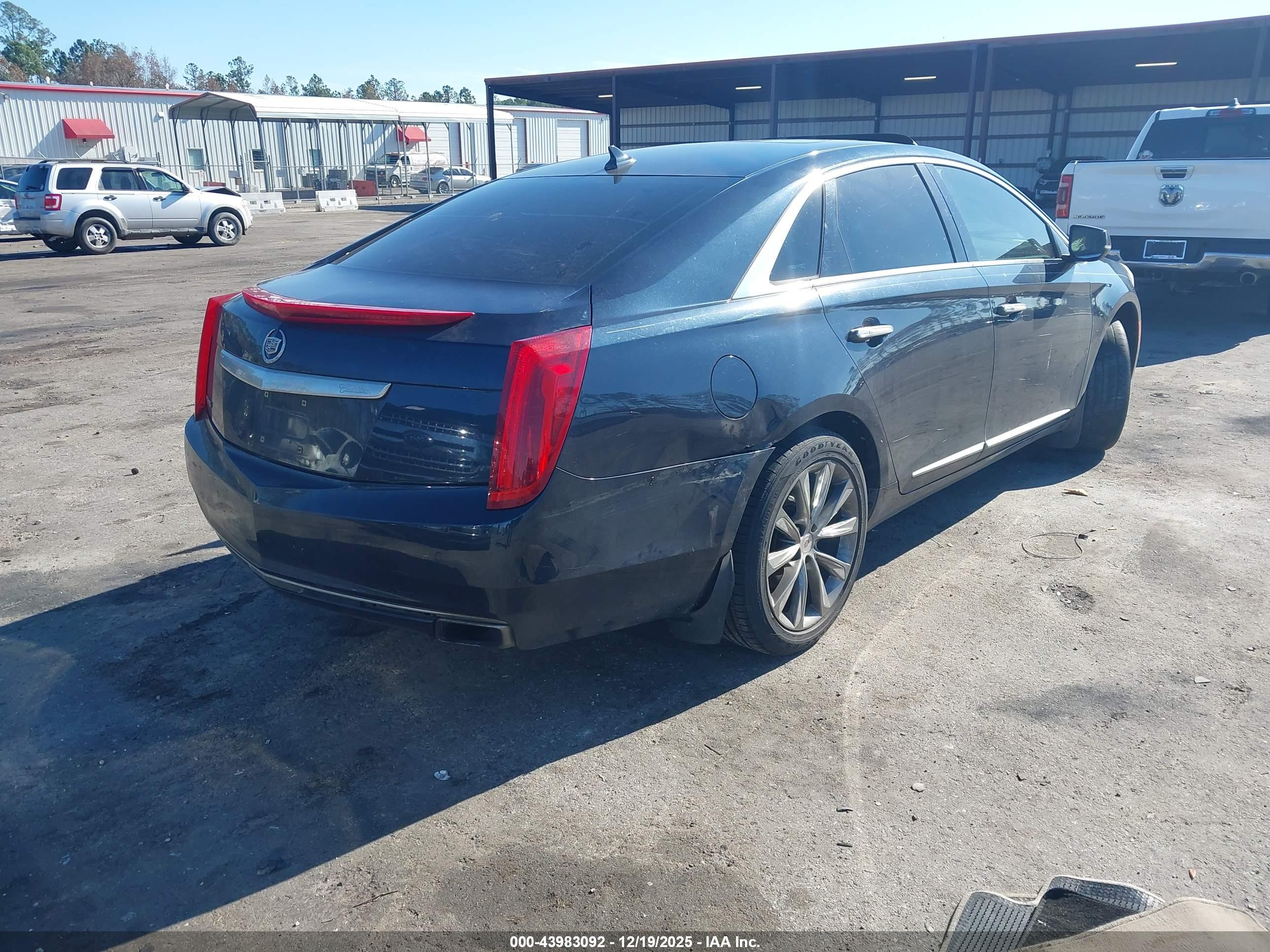 CADILLAC XTS image 4