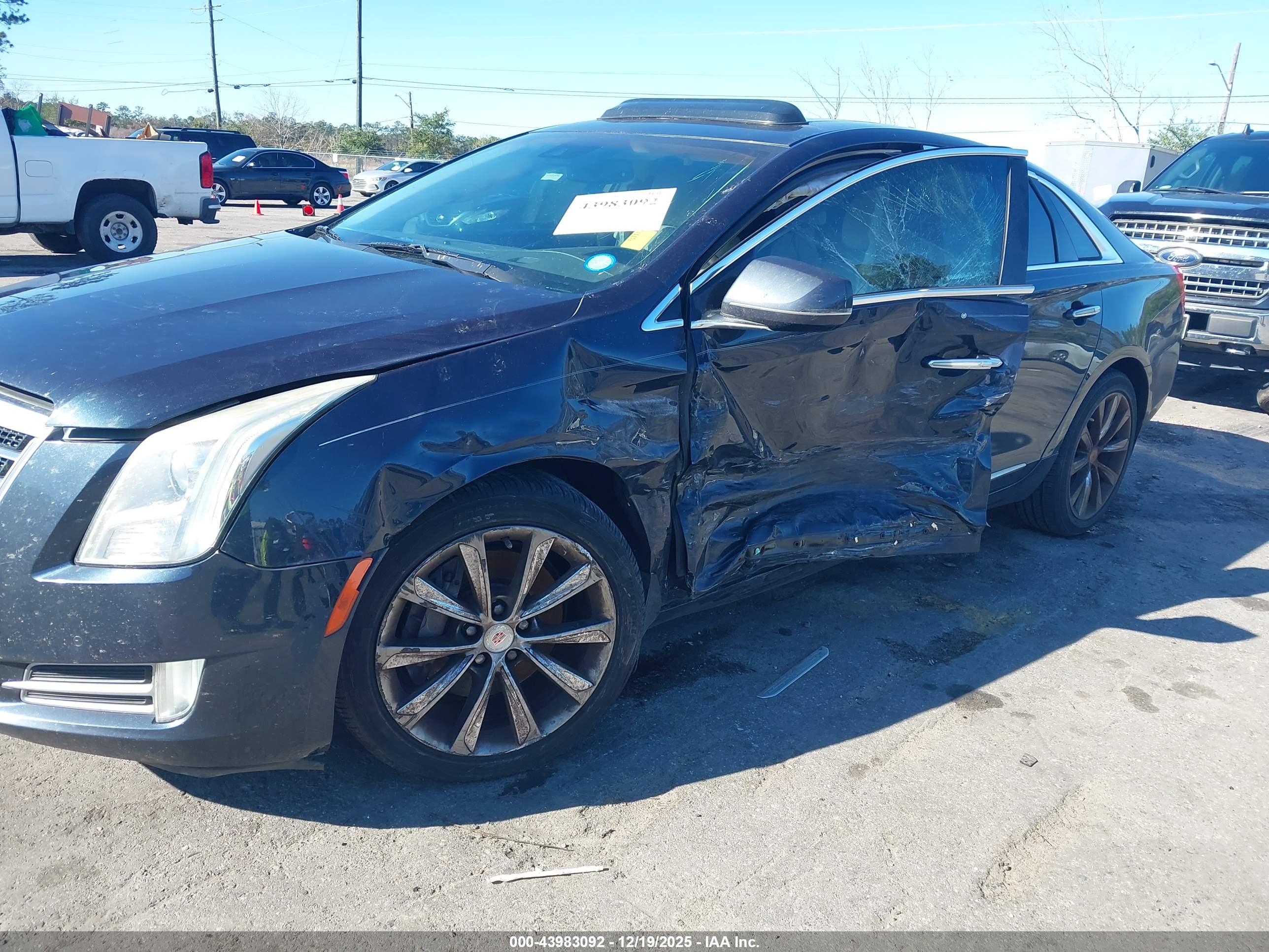 CADILLAC XTS image 6