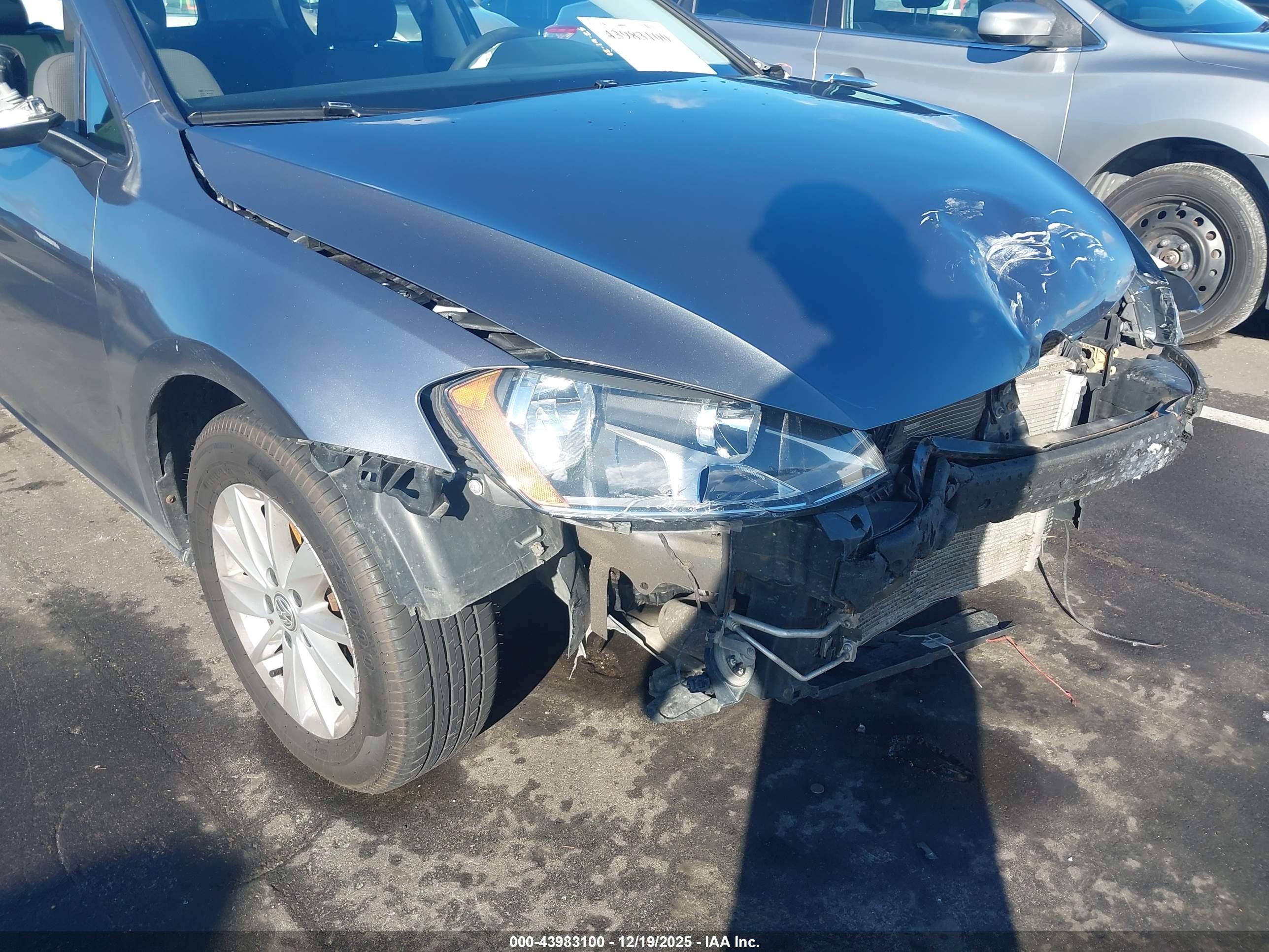VOLKSWAGEN GOLF image 6