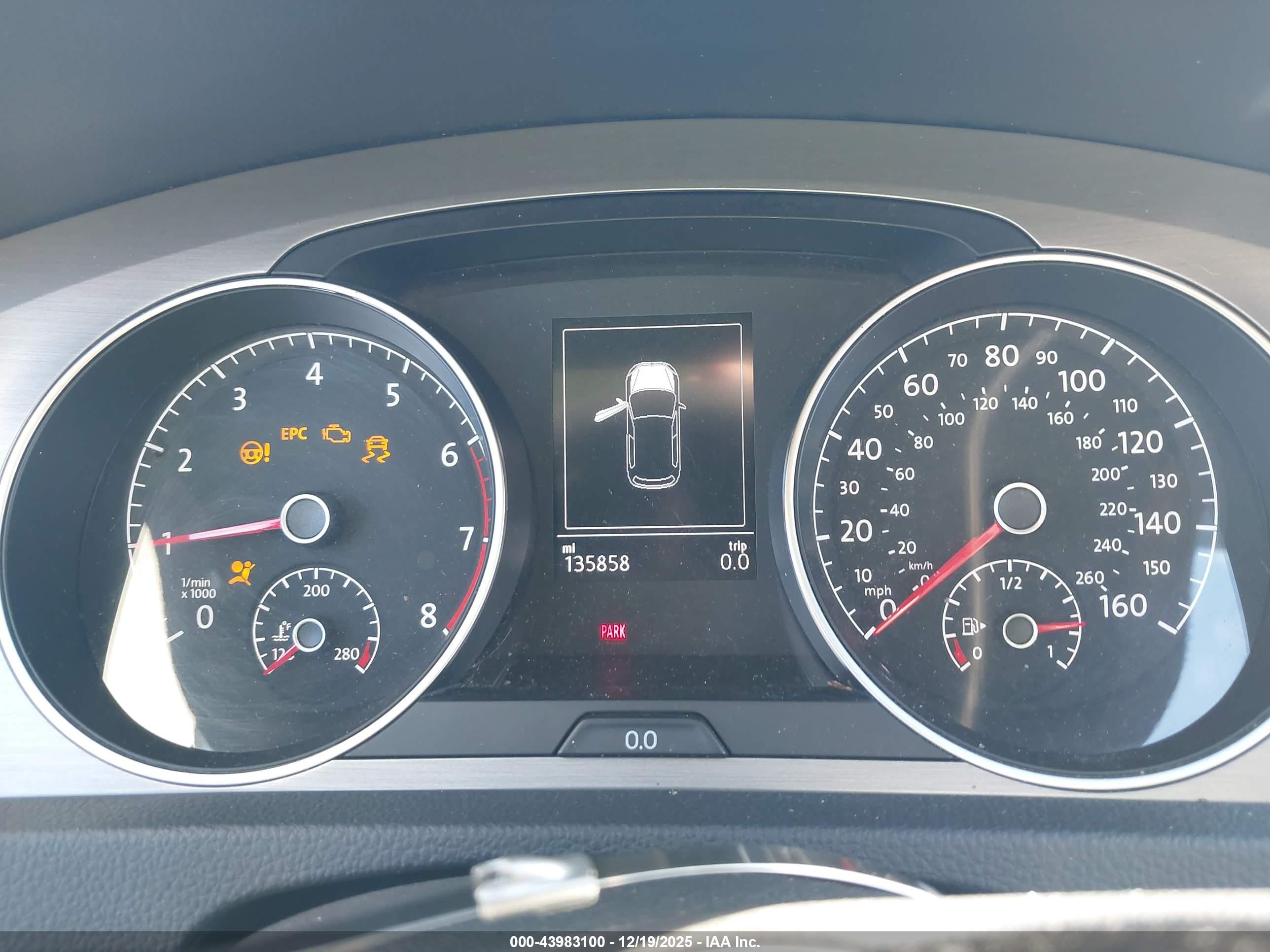 VOLKSWAGEN GOLF image 7