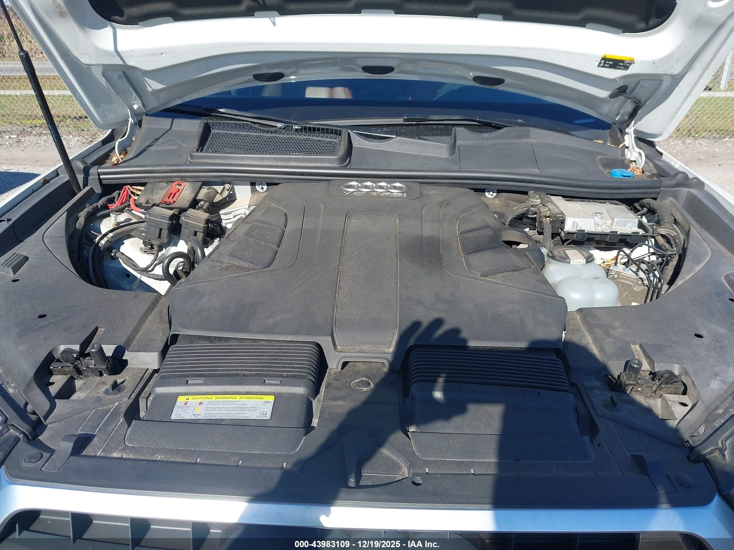 AUDI Q7 image 10